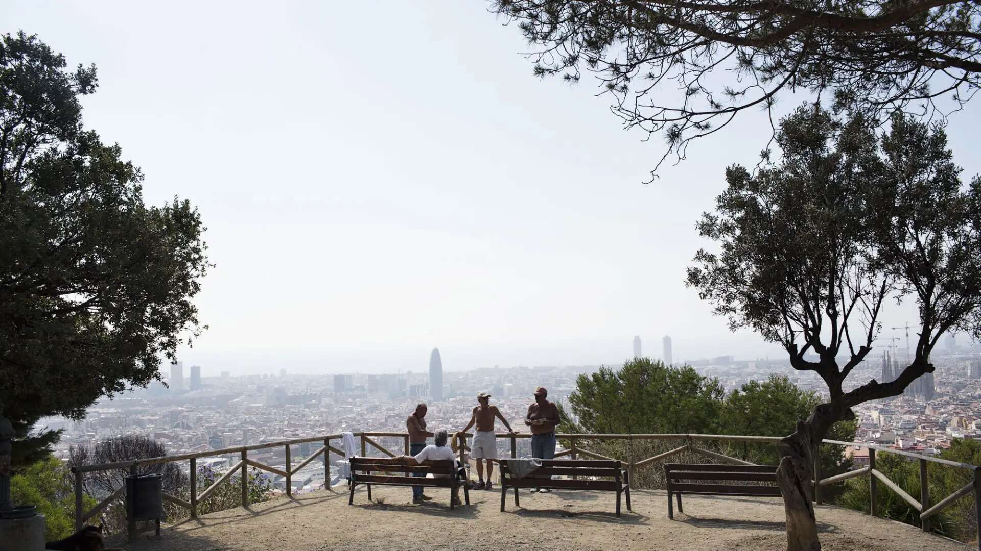 Aviso preventivo por contaminación en Cataluña: el Govern pide restringir el coche privado