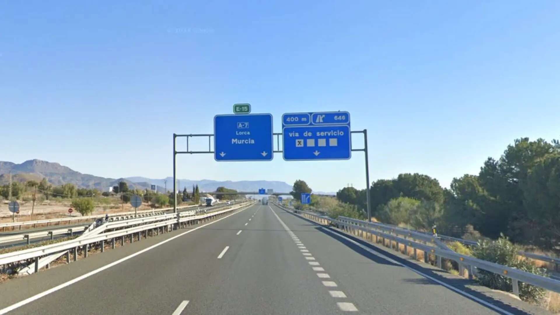 Un conductor kamikaze provoca un accidente con tres heridos y se da a la fuga en Murcia