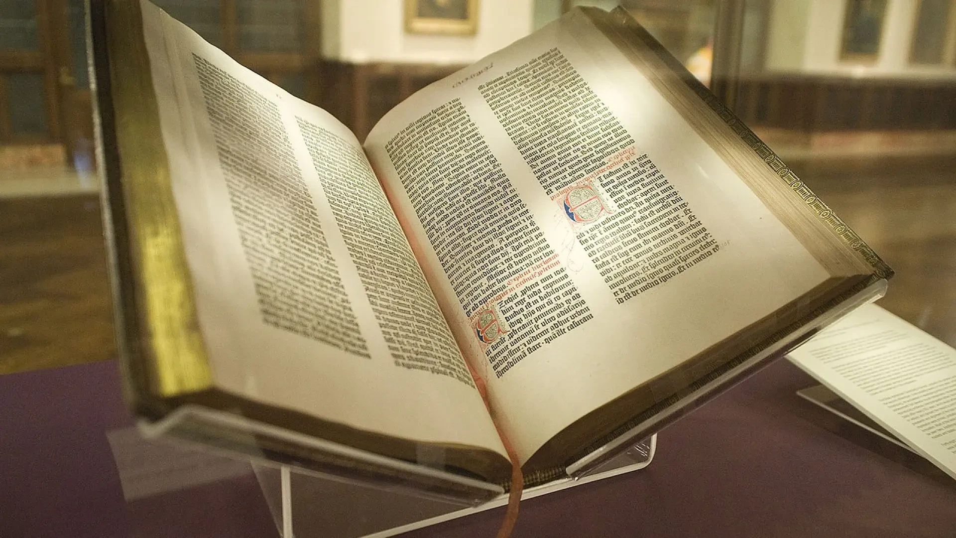 Un estudio realizado con un algoritmo entrenado por IA dice quiénes escribieron realmente la Biblia