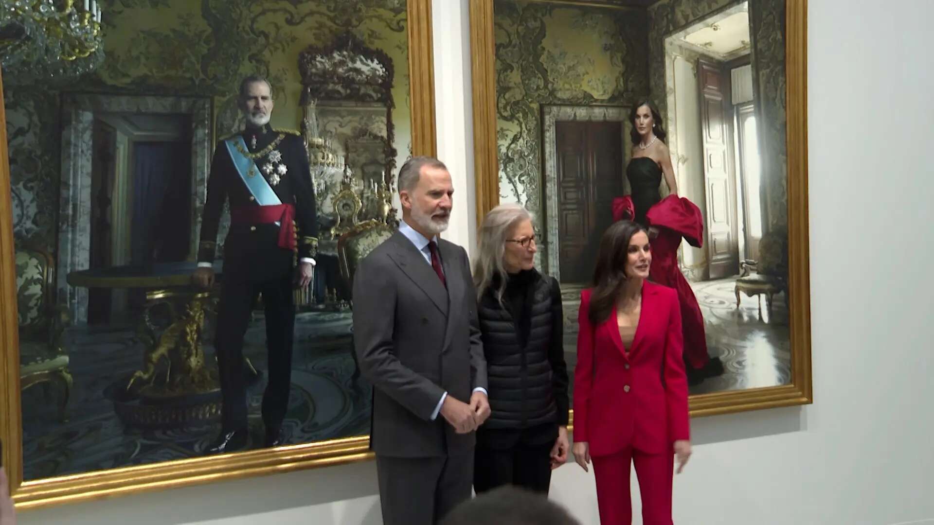 Felipe y Letizia, ante su retrato de Annie Leibovitz: 