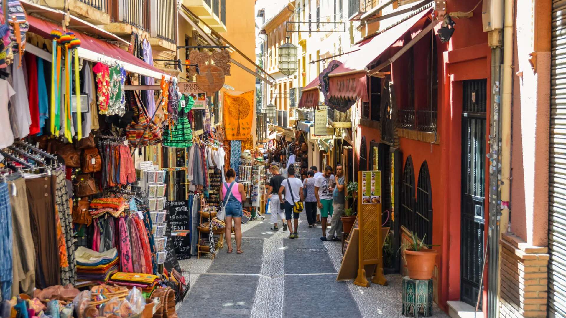 La 'pequeña Marrakech' de Granada: una calle de esencia nazarí que conduce al barrio del Albaicín