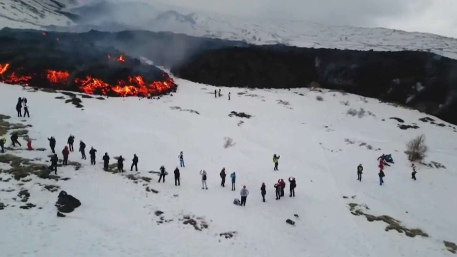 Turismo masivo en el volcán Etna desde su erupción: prácticamente un incidente al día