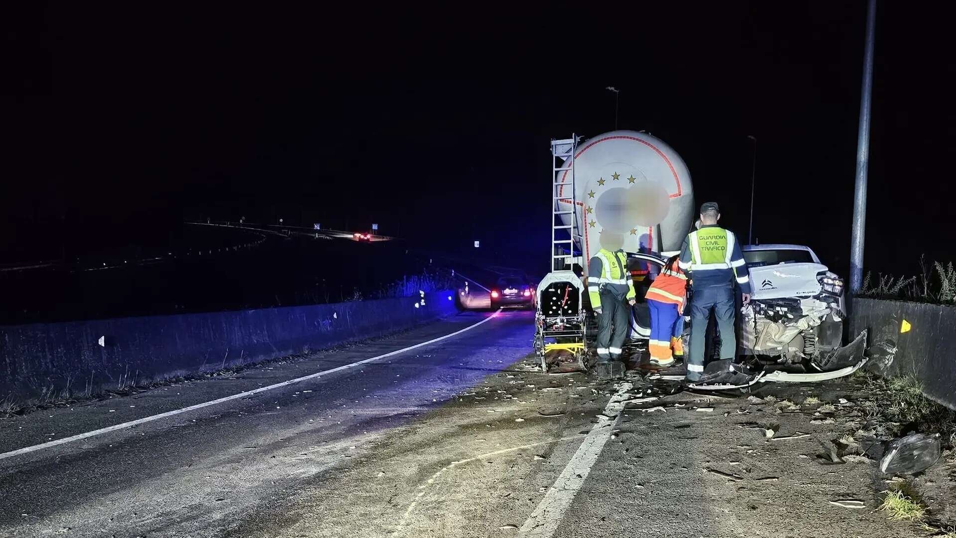 Un kamikaze choca contra un camión en Lugo tras circular 30 kilómetros en sentido contrario por la A-8