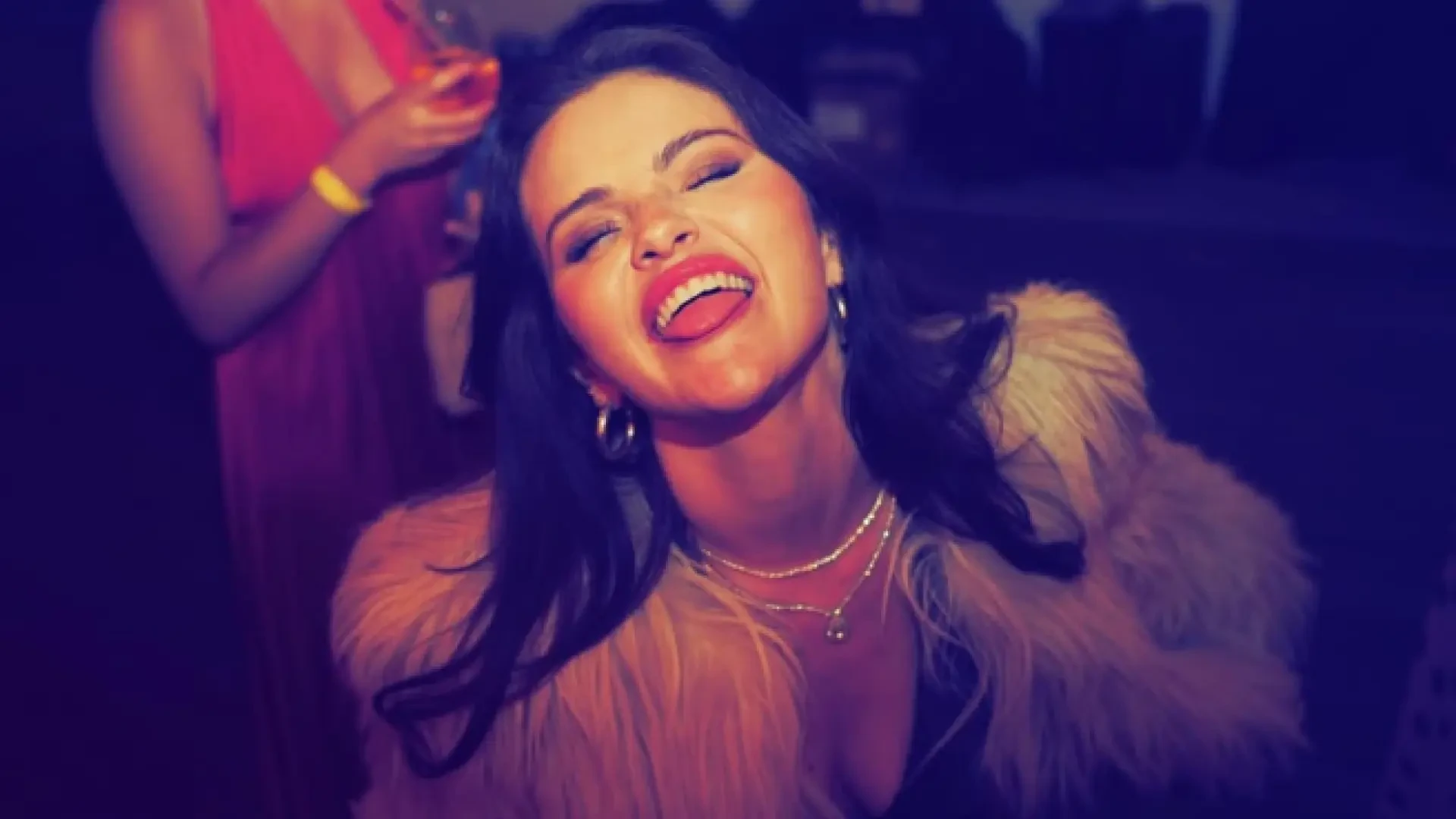 Selena Gómez celebra su cumpleaños con una fiesta al estilo de los 70 e invitadas como Taylor Swift y Sofía Carson