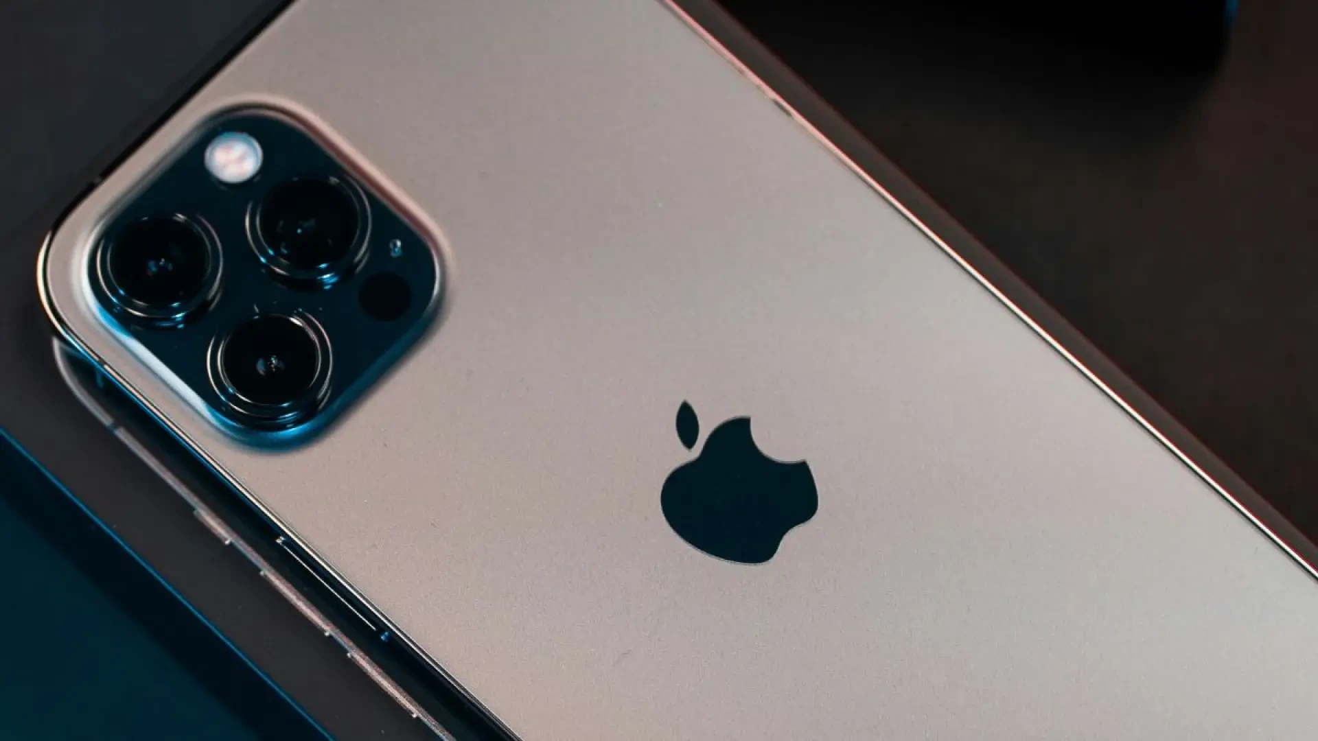 Actualiza tu iPhone: descubren dos fallos de seguridad que ponen en peligro al móvil