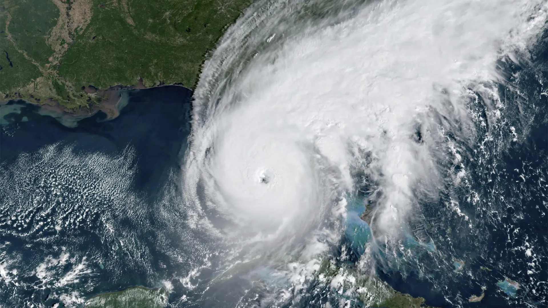 La temporada de huracanes será más activa este año con tormentas más destructivas: 