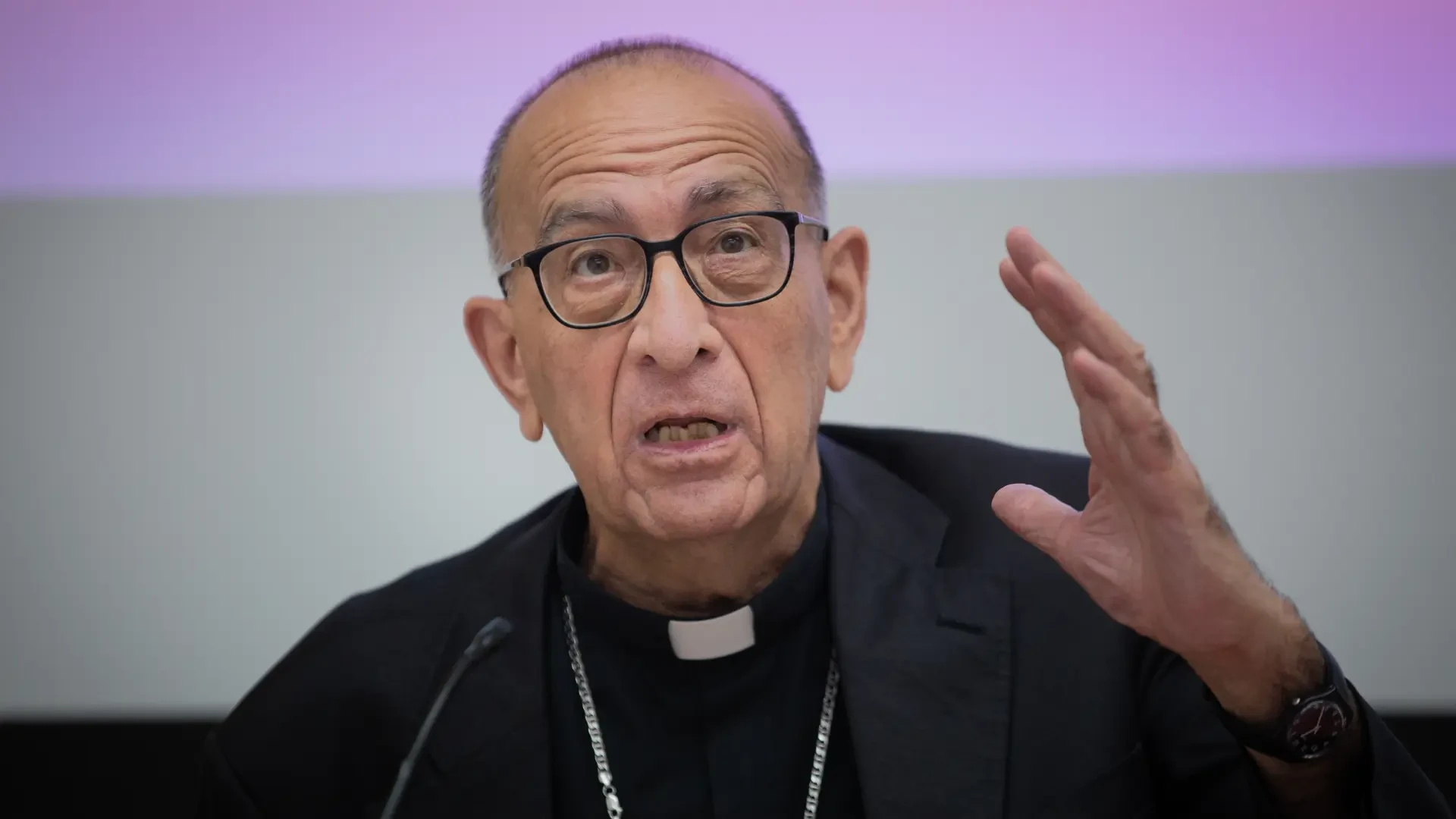 El Arzobispado de Barcelona aparta a un padre denunciado por abusos sexuales en un instituto eclesiástico que se convirtió en secta