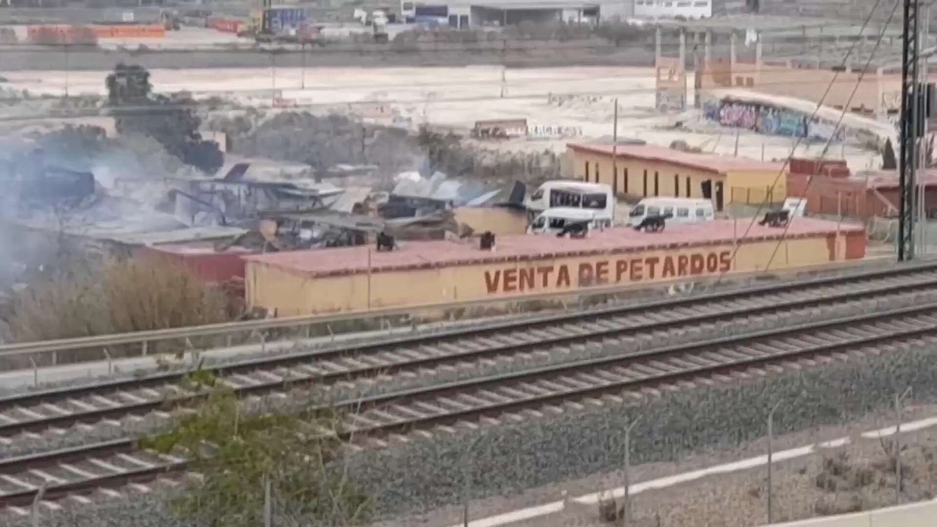 Un muerto y cuatro heridos por una explosión en una pirotecnia alicantina