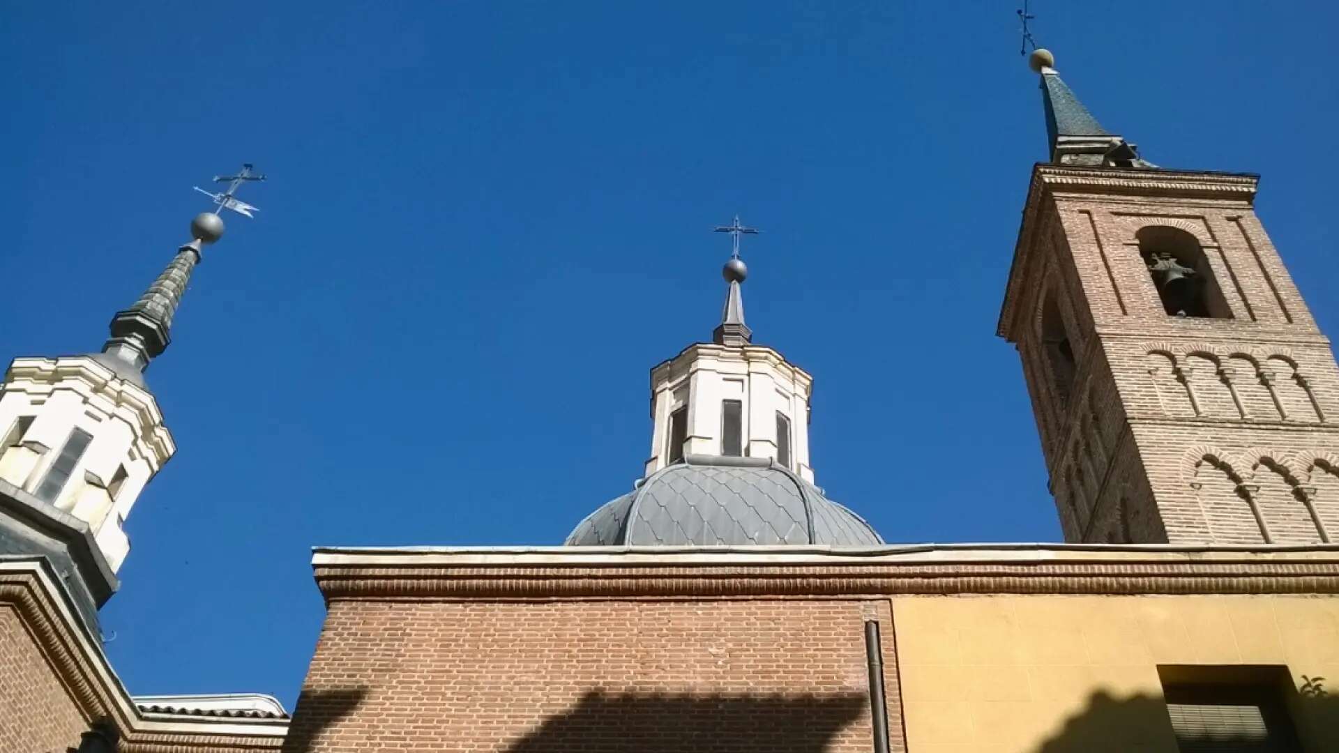 La iglesia más antigua de Madrid: un templo con una torre mudéjar y casi mil años de historia