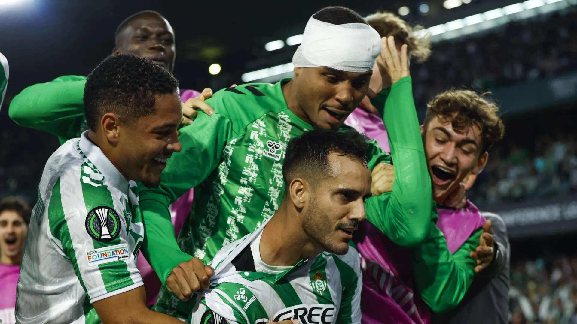 El Betis se recompone en Conference League con una victoria 'in extremis' ante el Celje