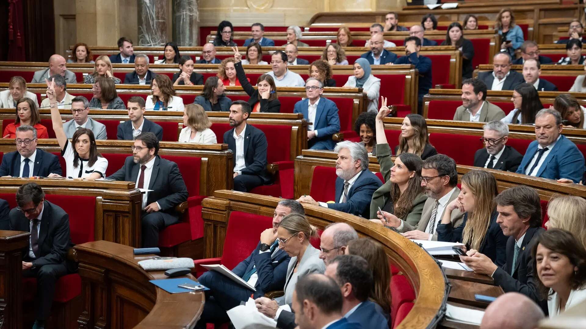 El Parlament pide recuperar el decreto del Govern de Aragonès para regular el alquiler de temporada