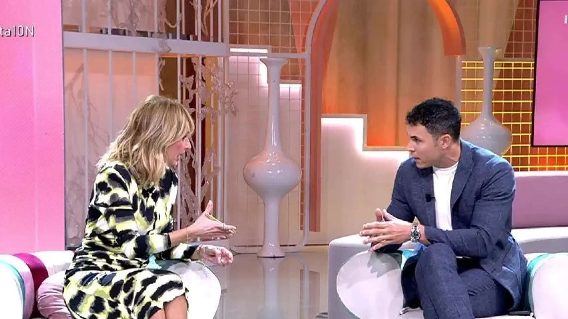 Emma García abronca a Kiko Jiménez tras la reforma de la habitación en la que dormía Maite Galdeano: 