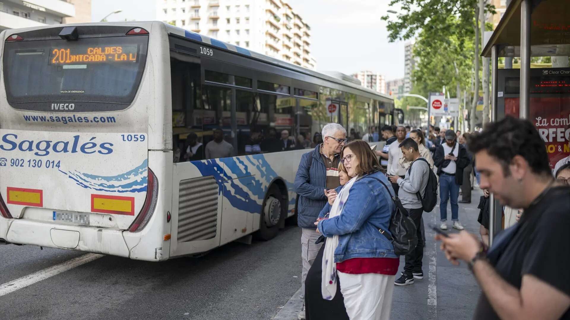 Cataluña destina 4 millones de euros para reforzar la red de buses interurbanos: 