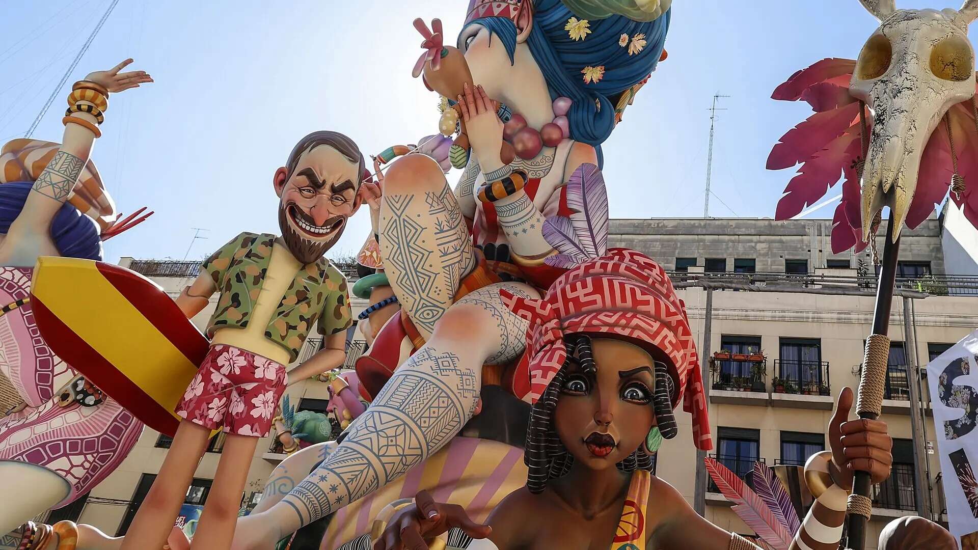 Dos festivos locales y un 'megapuente' en Fallas: así queda el calendario laboral de Valencia 2025