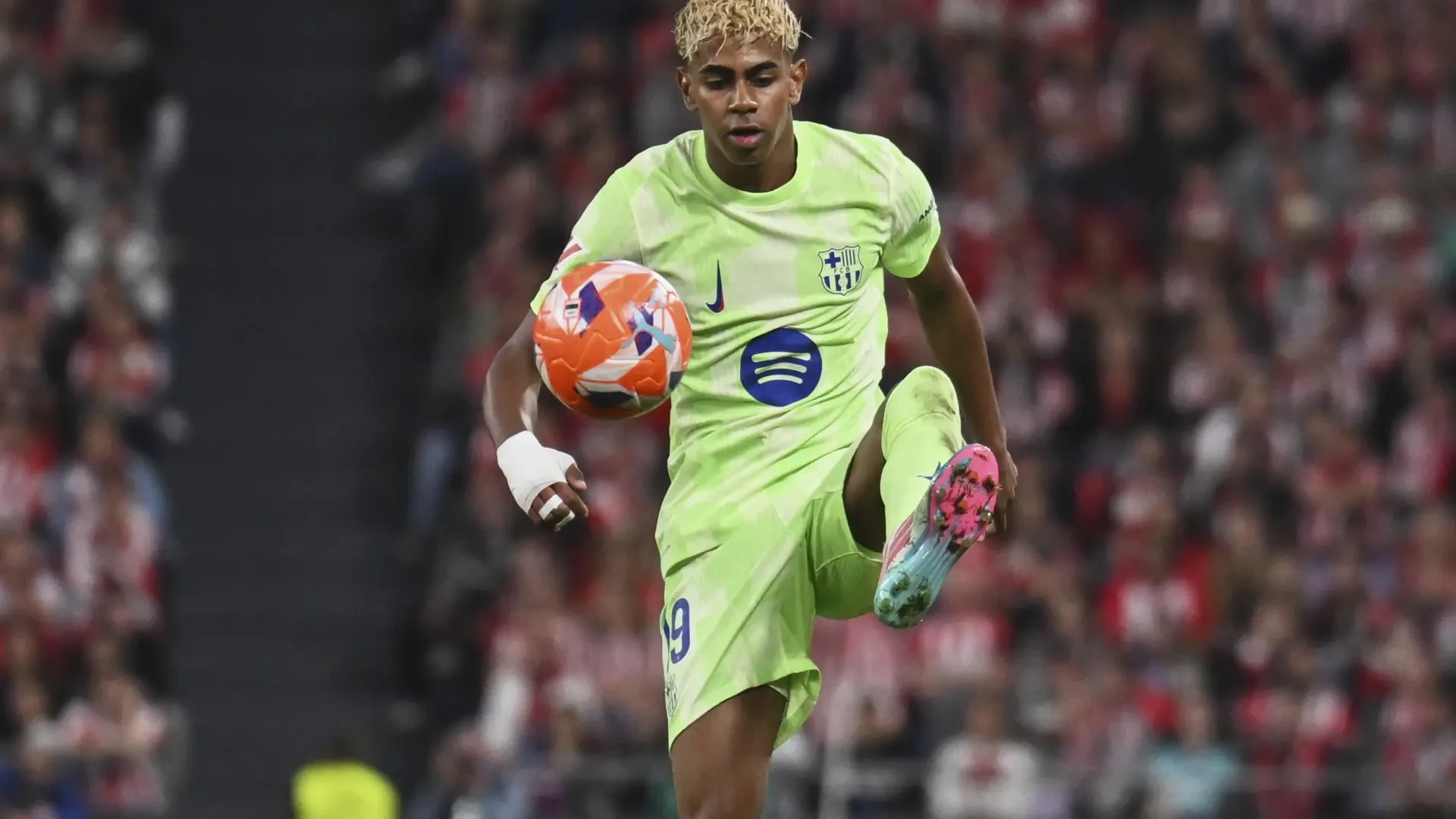 Yamal pasa a la historia con el contrato más lucrativo de todos los tiempos para un futbolista menor de edad