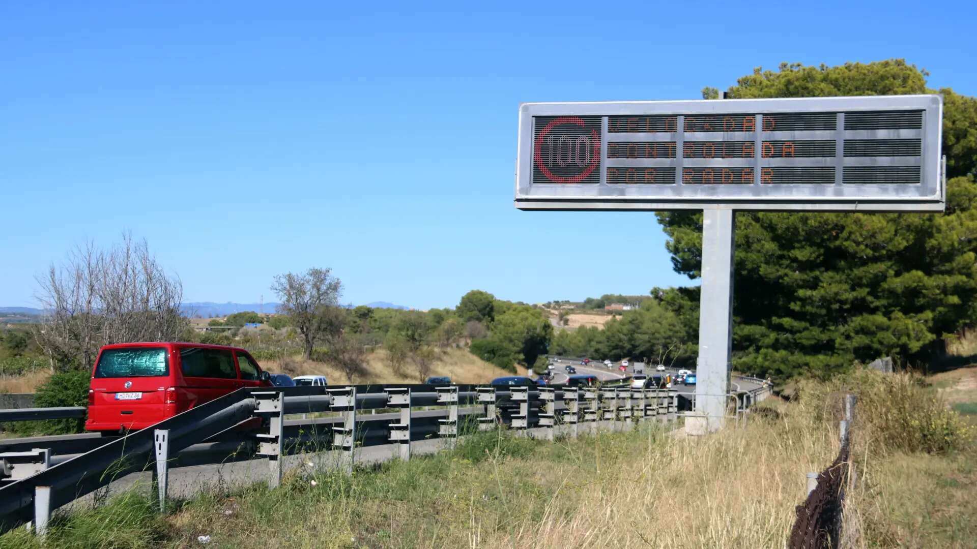 Primer domingo de reducción de velocidad en la AP-7 entre Vilafranca y Martorell: Trànsit pretende que disminuyan accidentes y colas