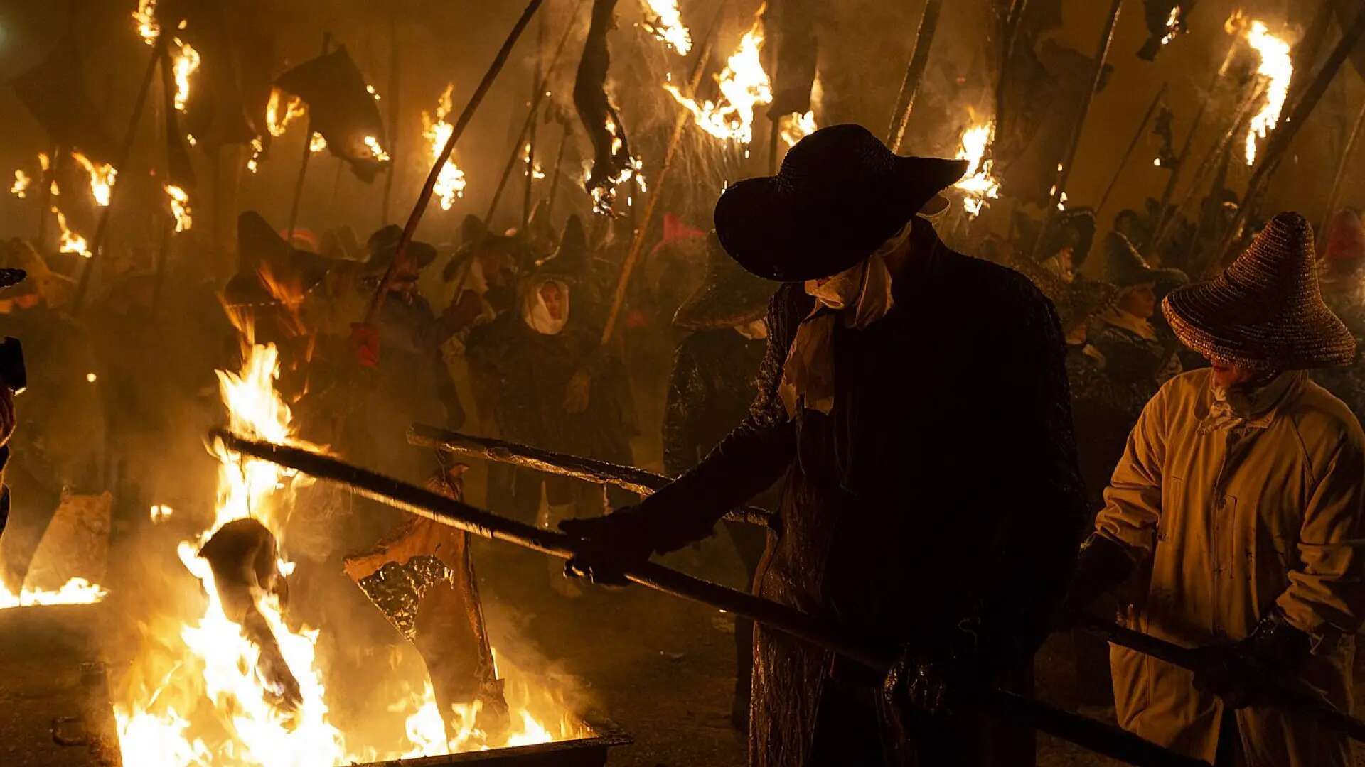 El pueblo de Valladolid que se convierte en un festival de antorchas: una tradición de interés turístico nacional