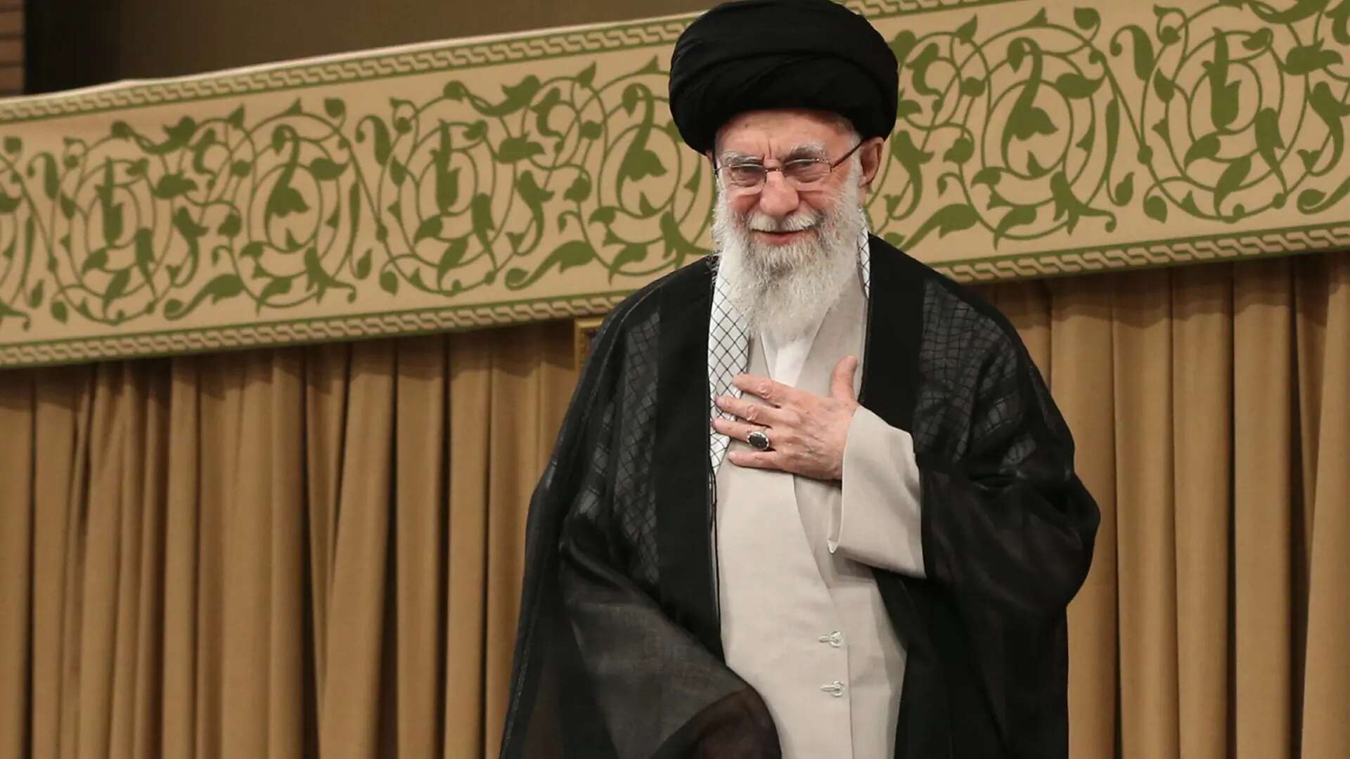 El líder supremo de Irán asegura que Israel es 