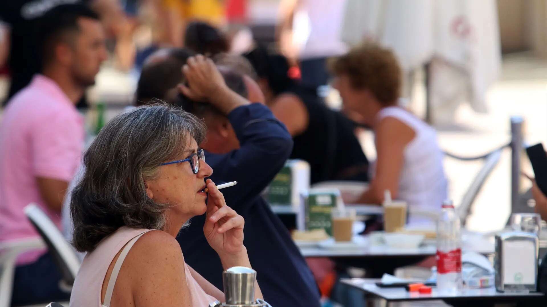 Más de la mitad de los no fumadores está expuesto al humo del tabaco, sobre todo en terrazas