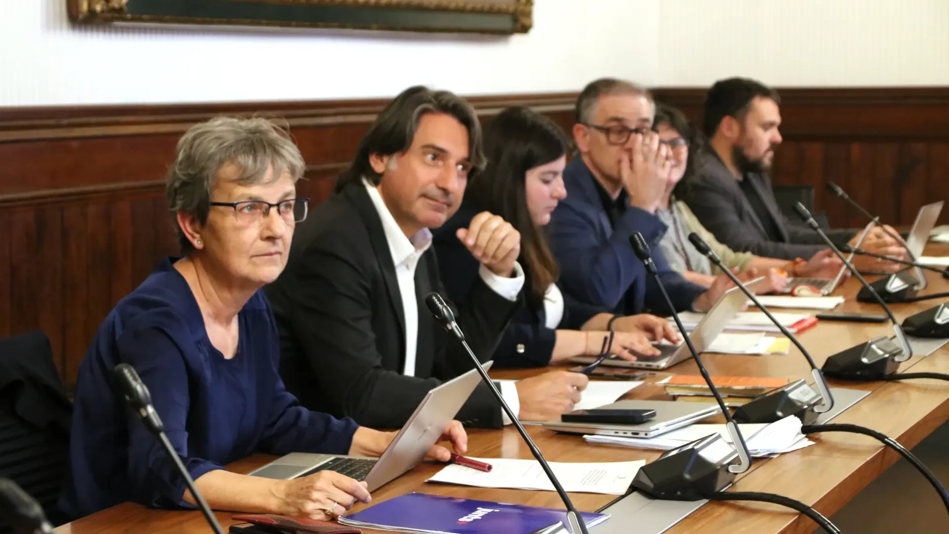 Junts, ERC, Comuns y CUP piden que Robles, Marlaska, el CNI y víctimas de infiltraciones policiales comparezcan en el Parlament