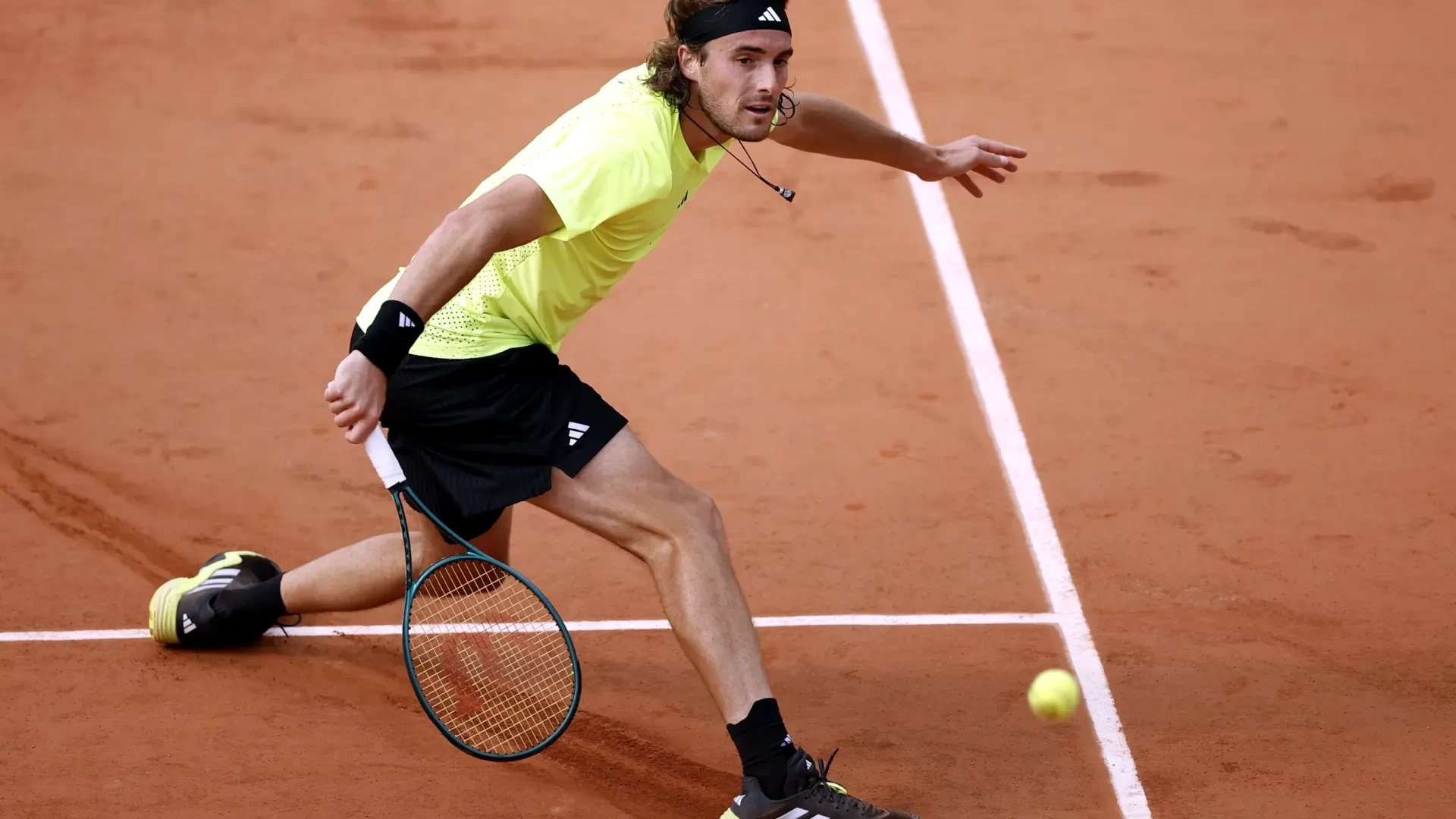 Tstsipas ficha al exentrenador de Djokovic tras su desastrosa eliminación de Roland Garros