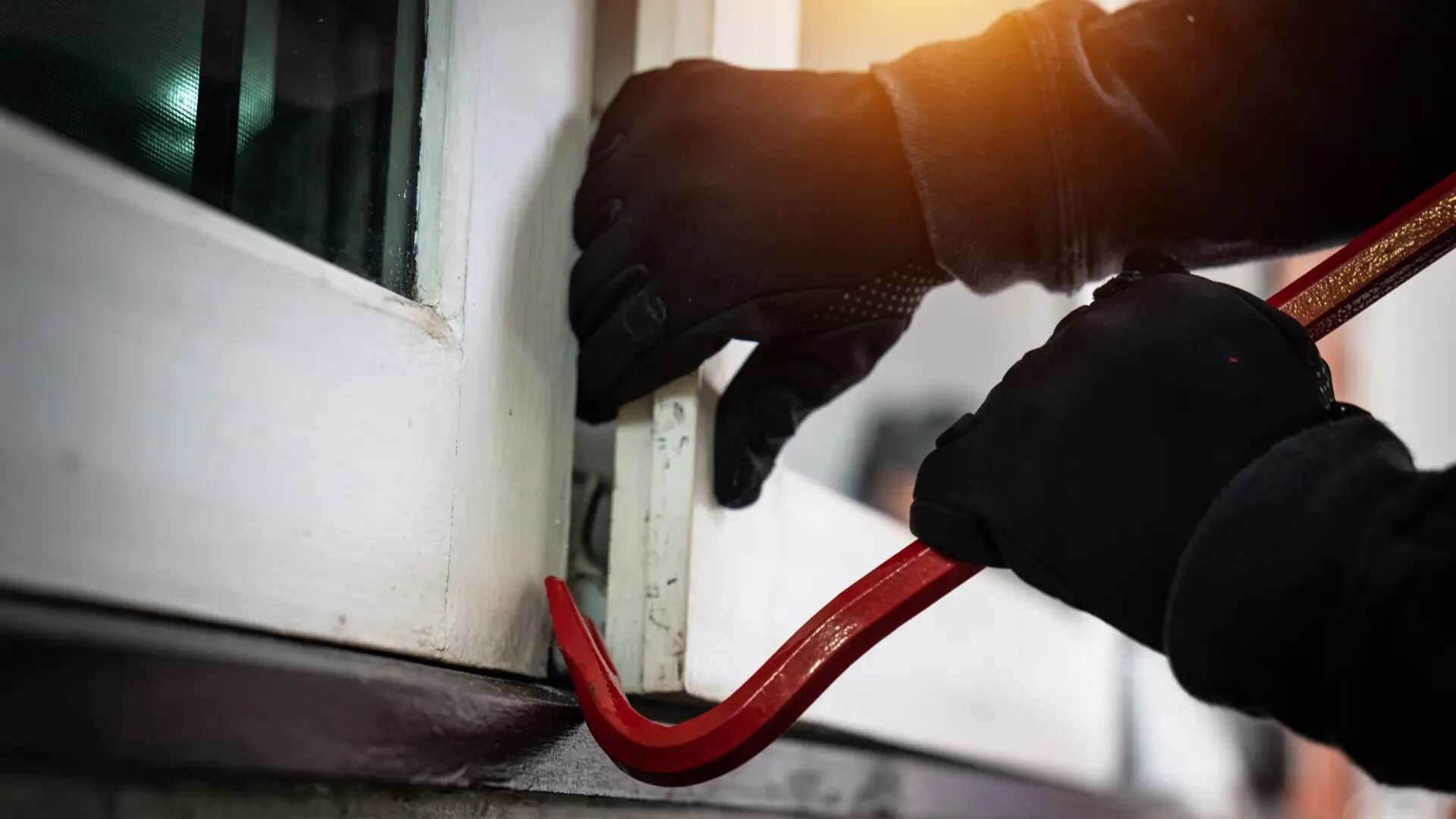 Un ladrón se cuela en una casa, hace todas las tareas domésticas y deja una nota: 