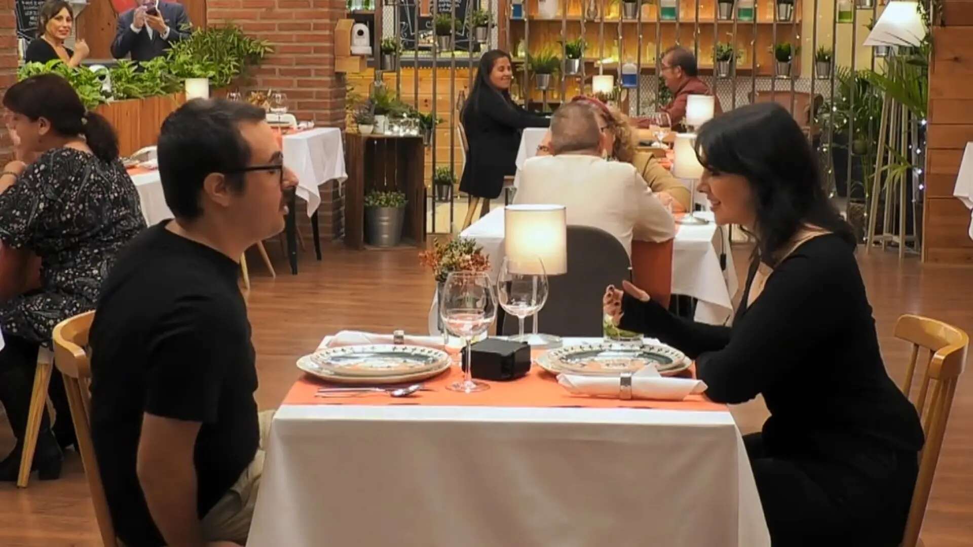 Iago le hace a su cita una de las preguntas más originales de la historia de 'First Dates' para conquistarla