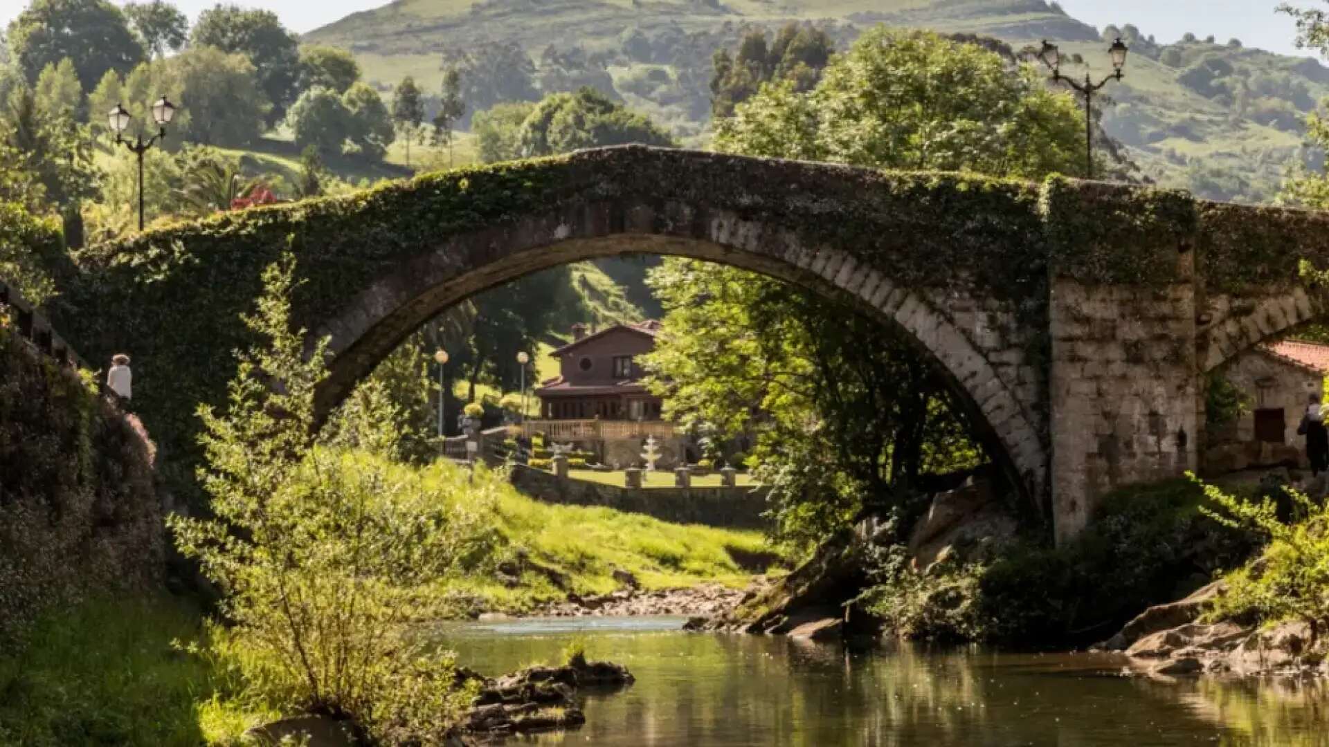 Uno de los pueblos más bonitos: un balneario, edificios históricos y curiosas leyendas