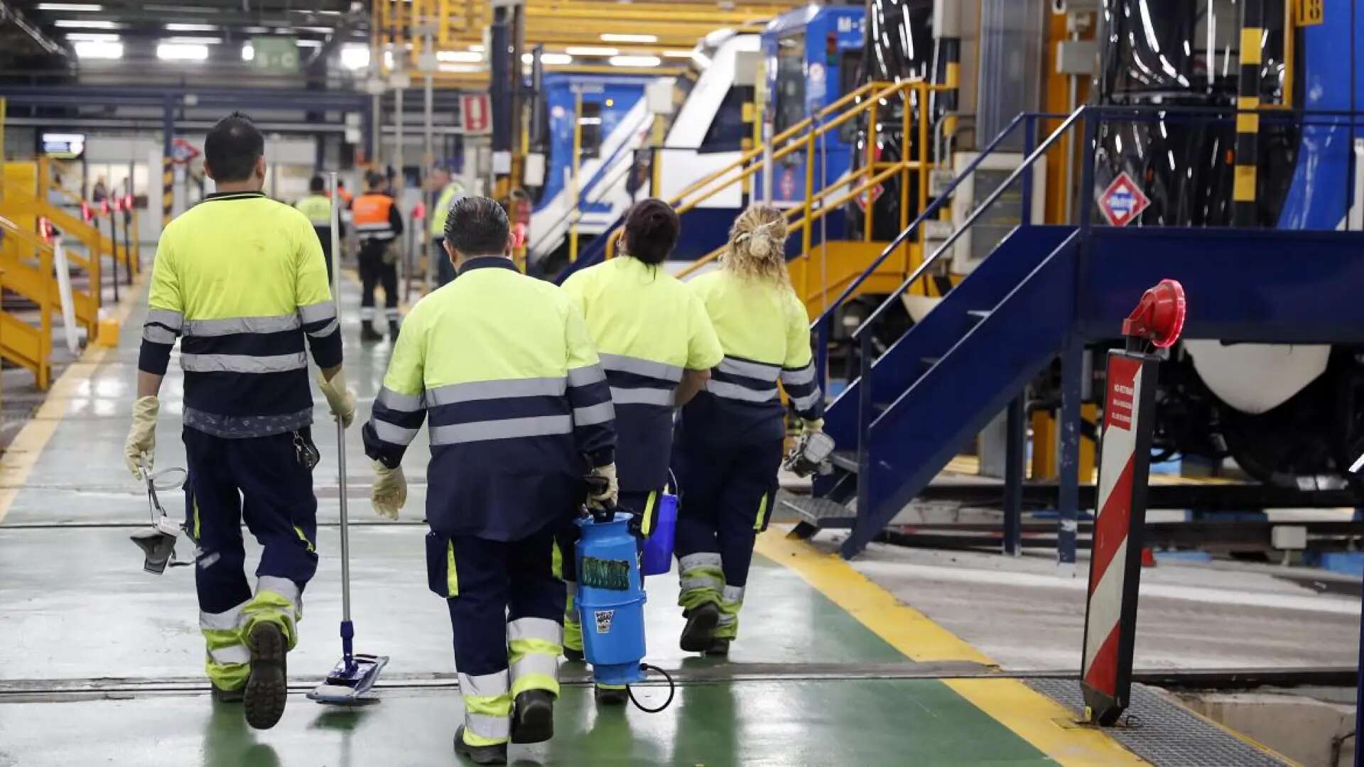 Metro sube un 5% el sueldo a sus trabajadores y refuerza los trenes los fines de semana