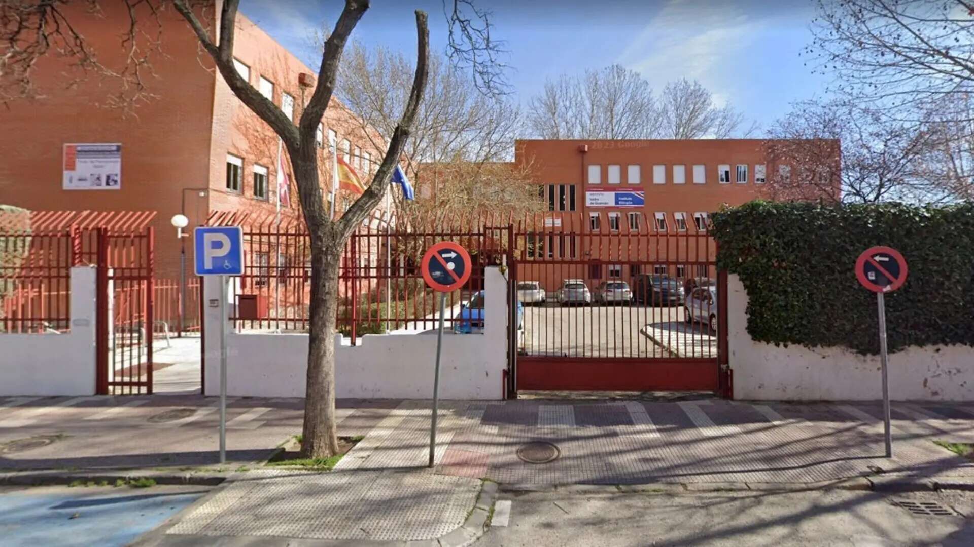 Herida una menor en una pelea entre varias estudiantes a la salida de un instituto de Alcalá 