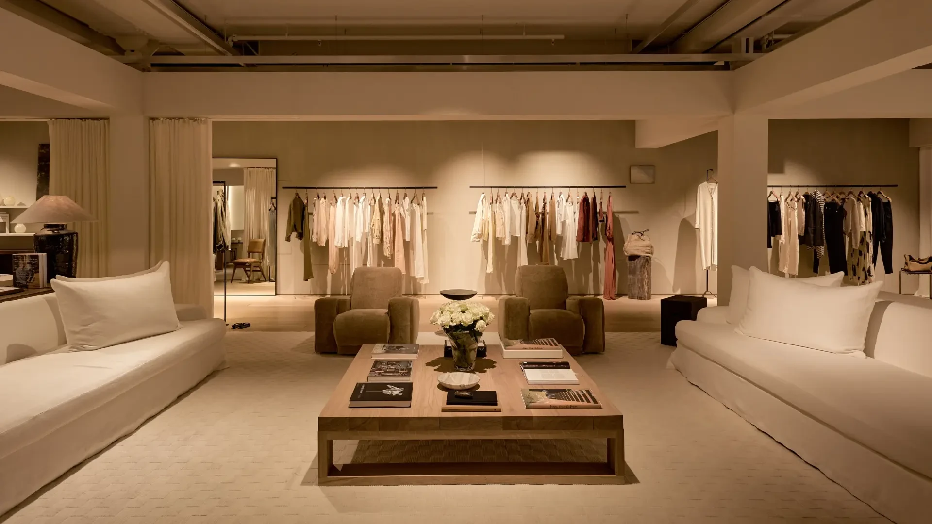 Inditex, Mango, Primark... Las ventas del textil aportan casi el 2% a la recaudación de Hacienda y generan el 1,7% del PIB