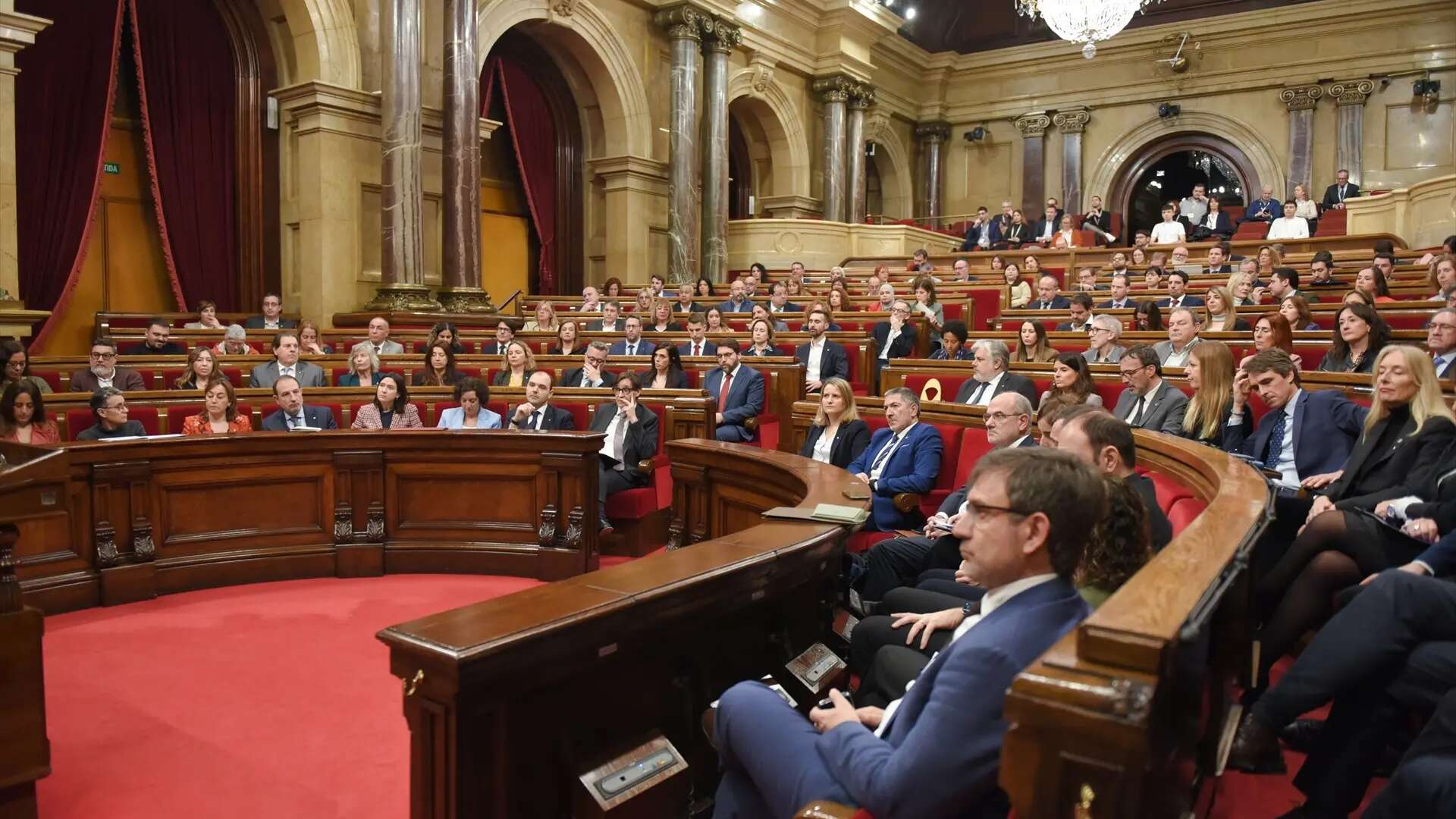 El Parlament aprueba crear una comisión para elaborar un pacto catalán contra el antigitanismo