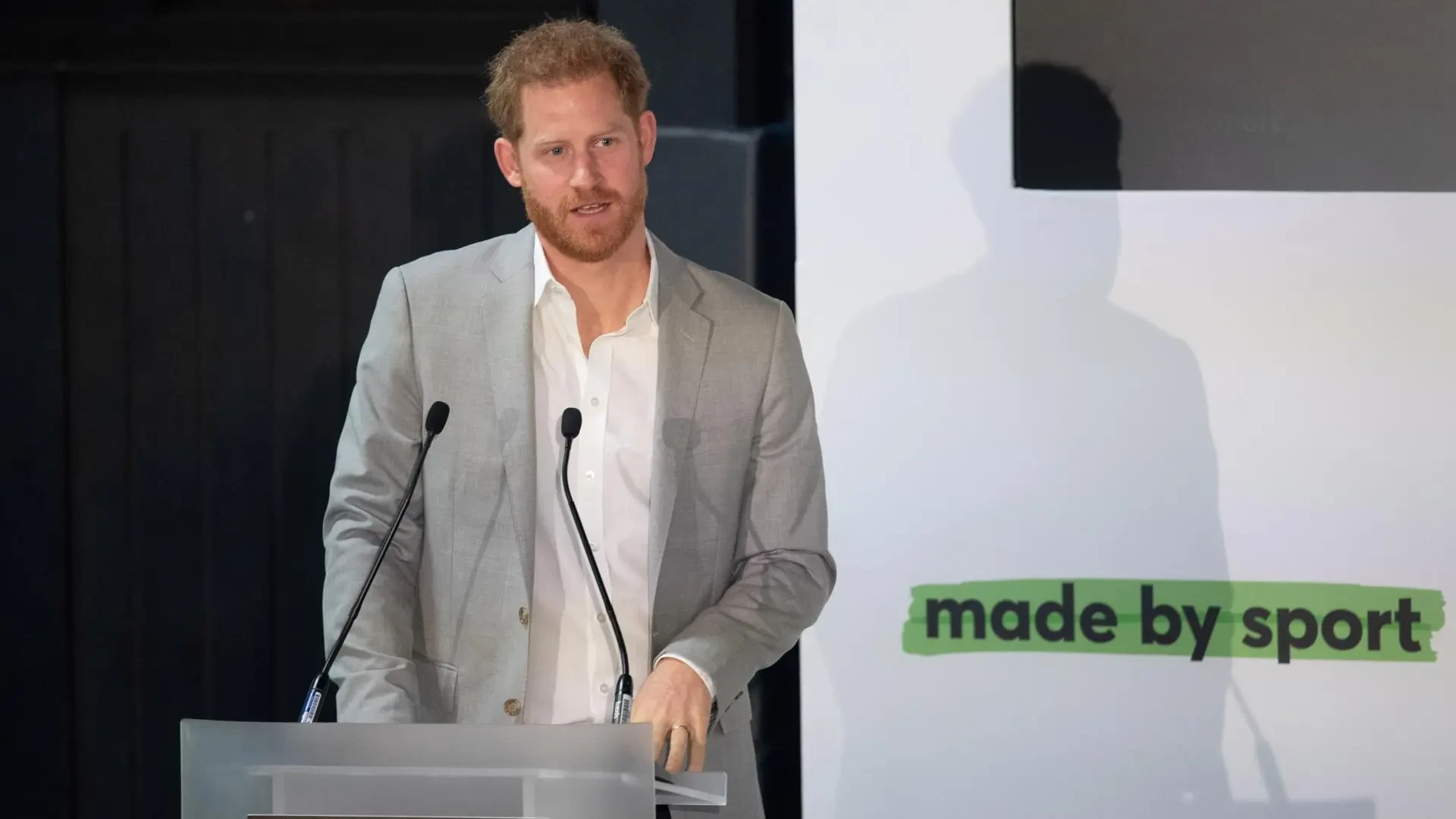 El príncipe Harry viaja por sorpresa a Ucrania para visitar una clínica que atiende a civiles y militares