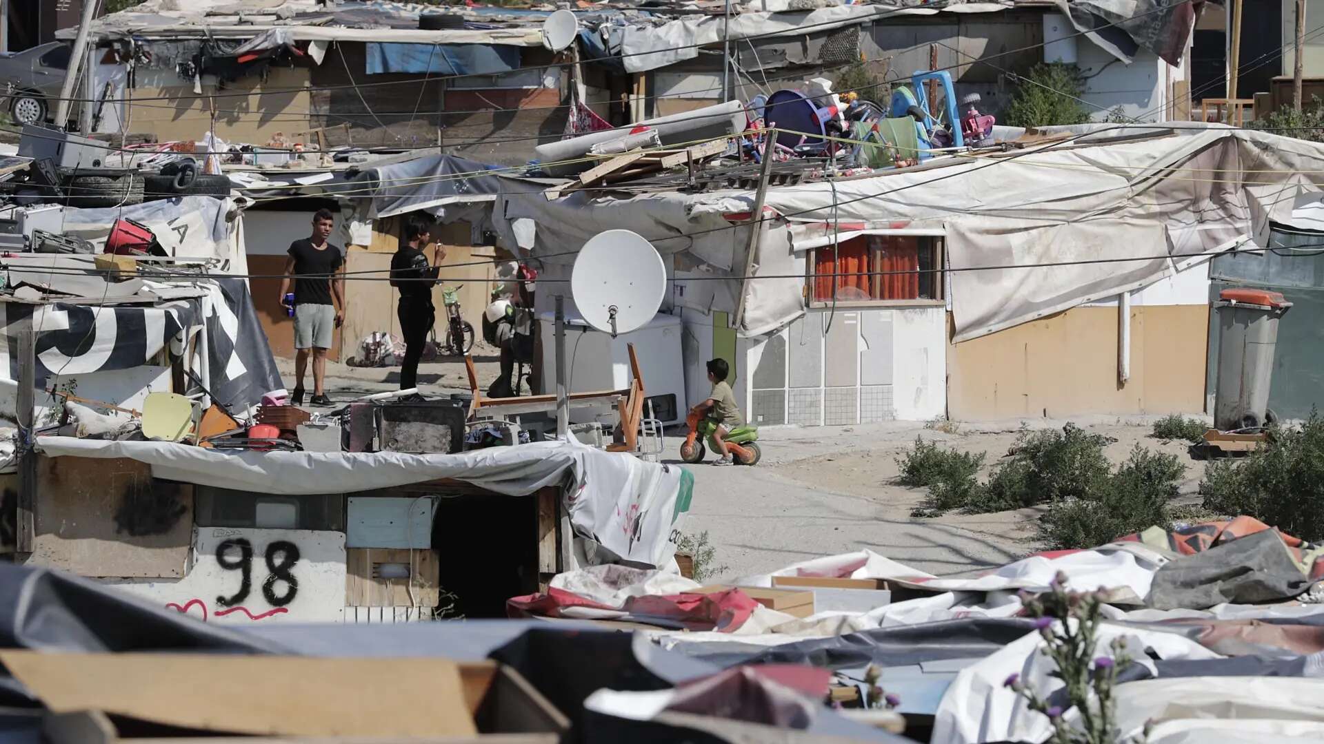 Madrid comprará 225 casas para alquiler social y realojar a familias de la Cañada Real