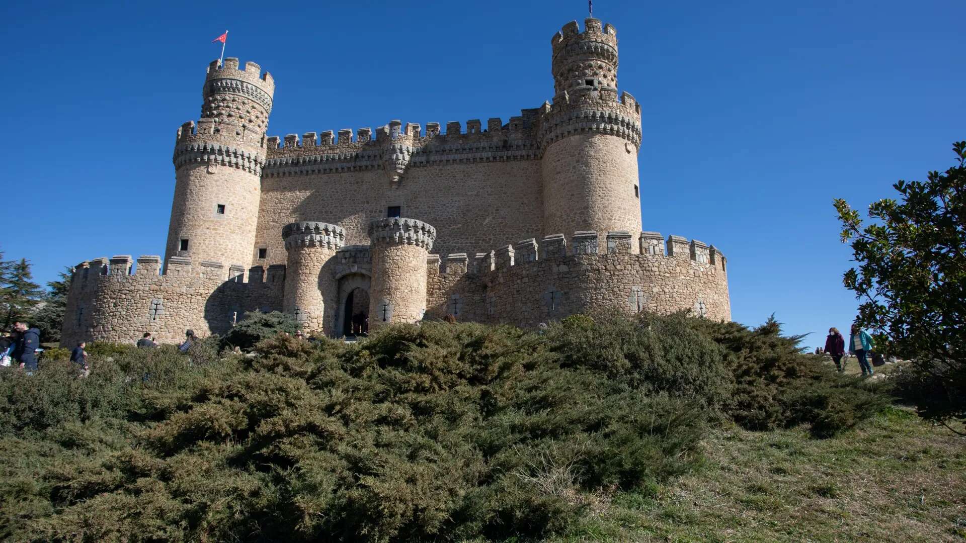 Buscan alternativas para el castillo de Manzanares: Madrid planea visitas guiadas por los jardines mientras esté cerrado