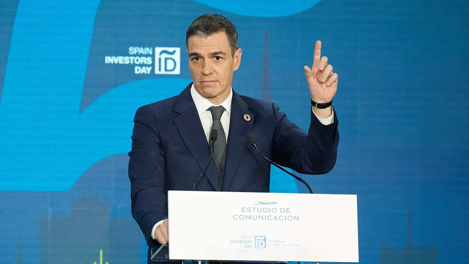 Sánchez llama a invertir en España porque 