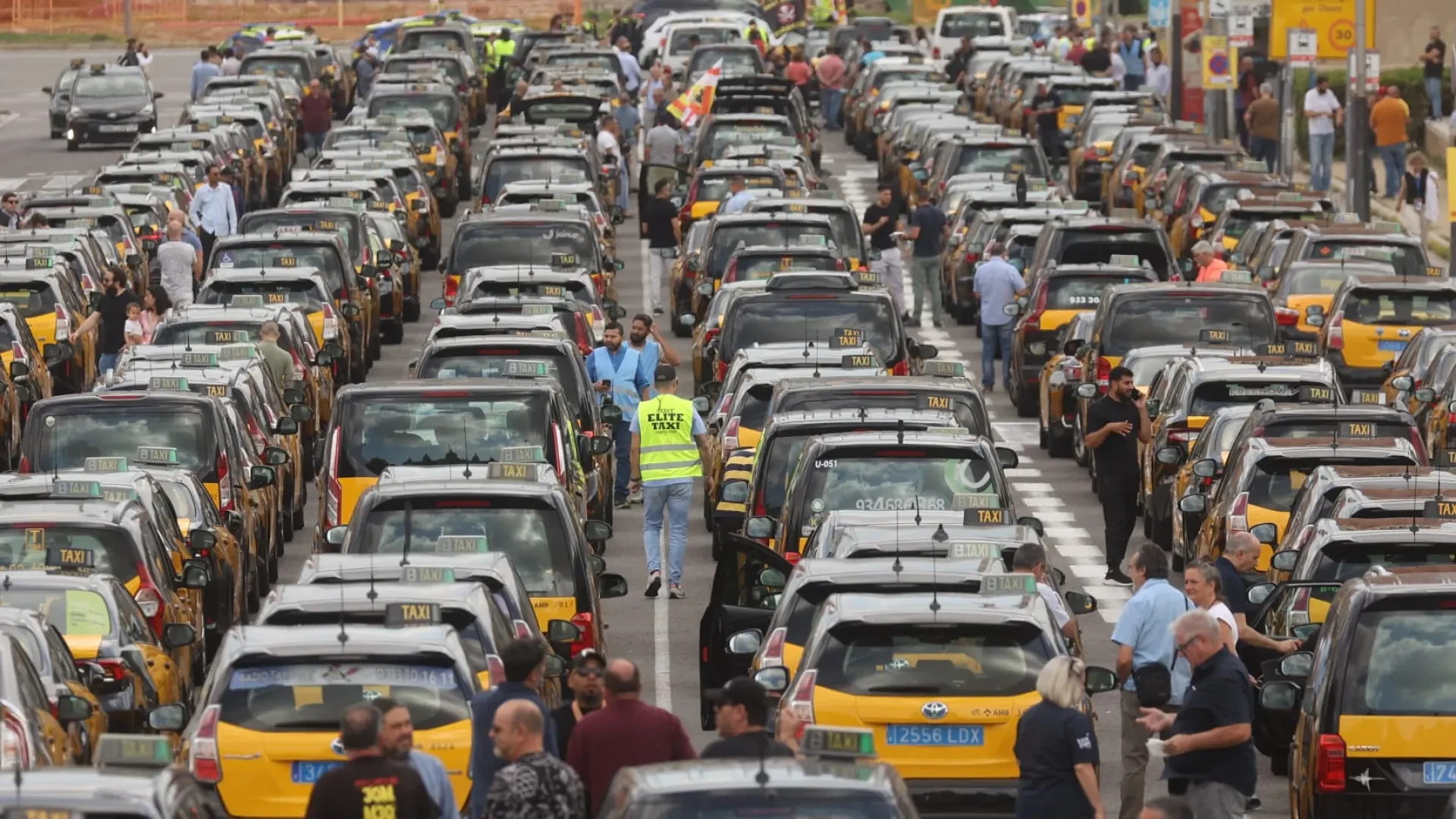 Los taxistas bloquearán Gran Via y Passeig de Gràcia con un 