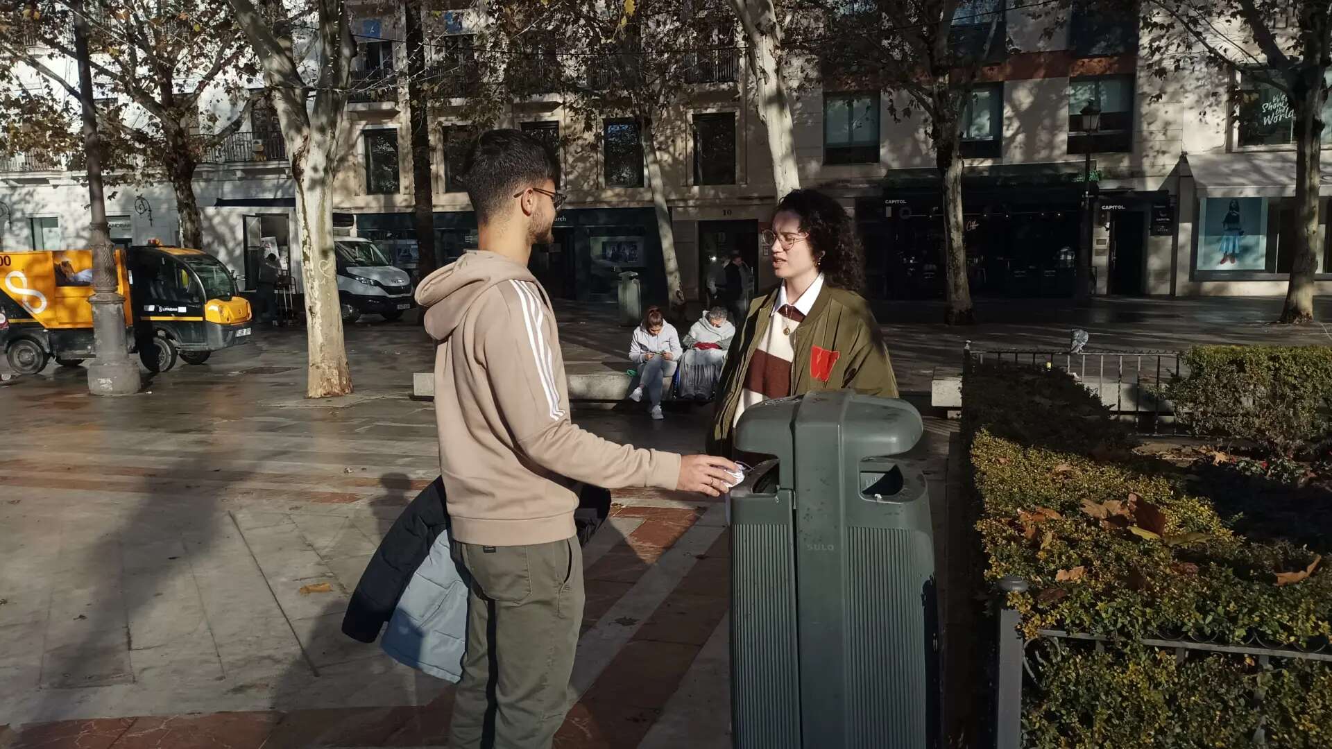 Sevilla reordena las papeleras y mantiene una ratio por vecino más elevada que otras grandes ciudades