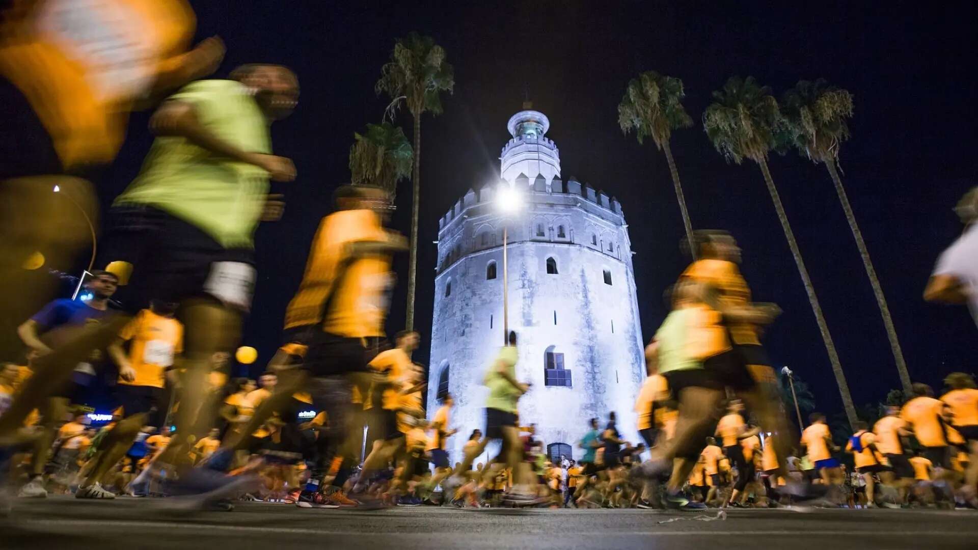 Estos son los cortes de tráfico por la Carrera Nocturna del Guadalquivir de este viernes