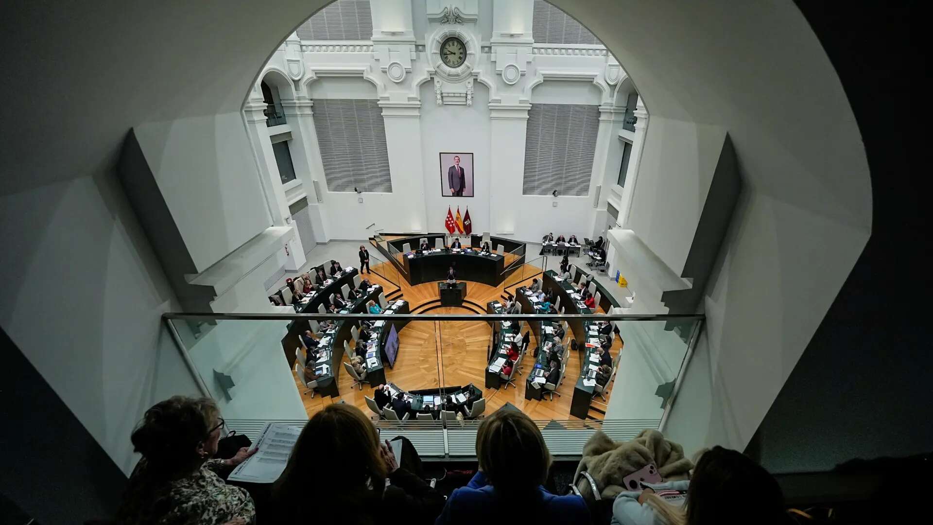 La lengua de signos llega al Pleno de Madrid: Cibeles tendrá un intérprete para personas sordas