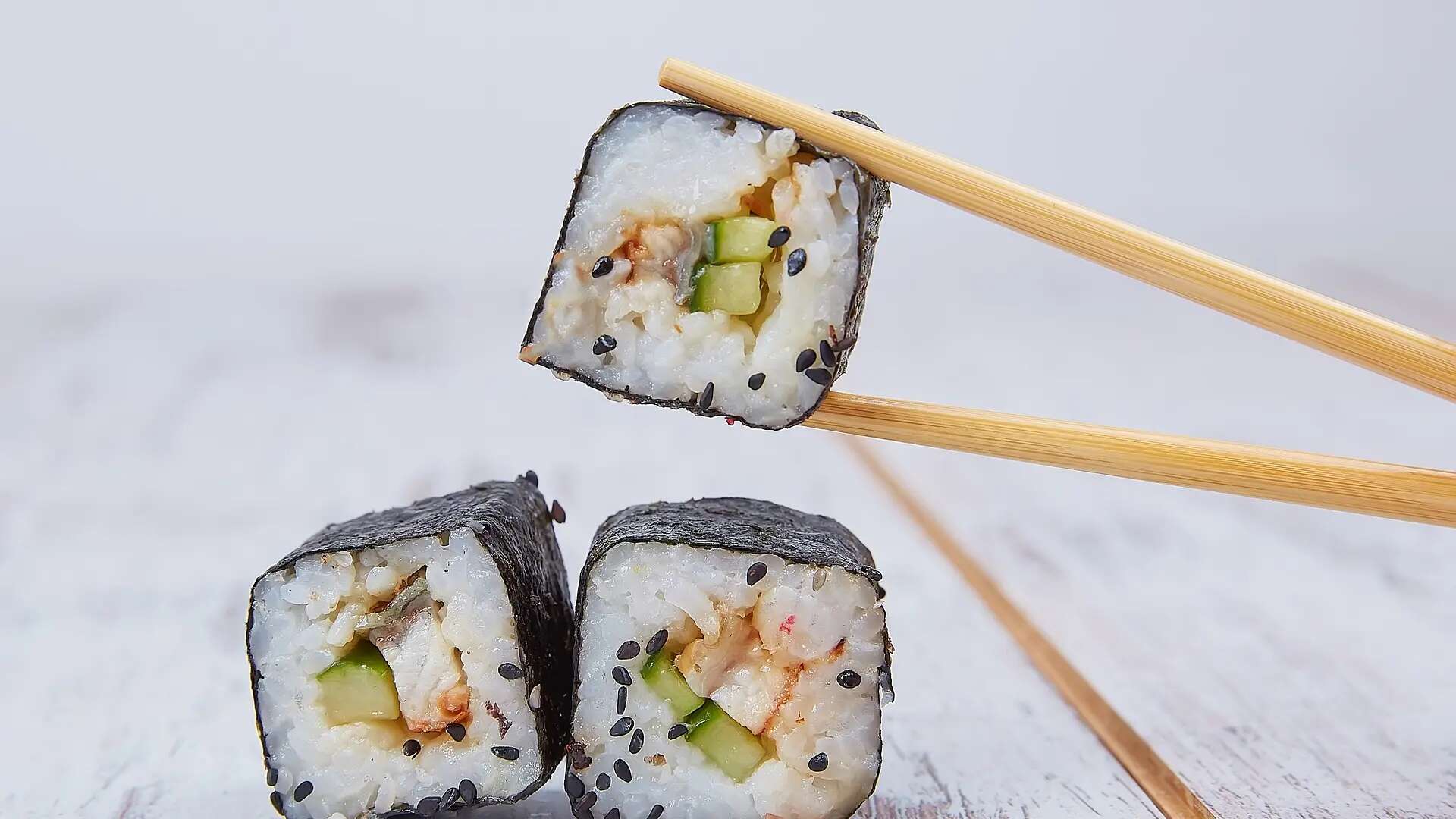 El curioso truco de la huevera para hacer sushi en casa como si fueras un experto