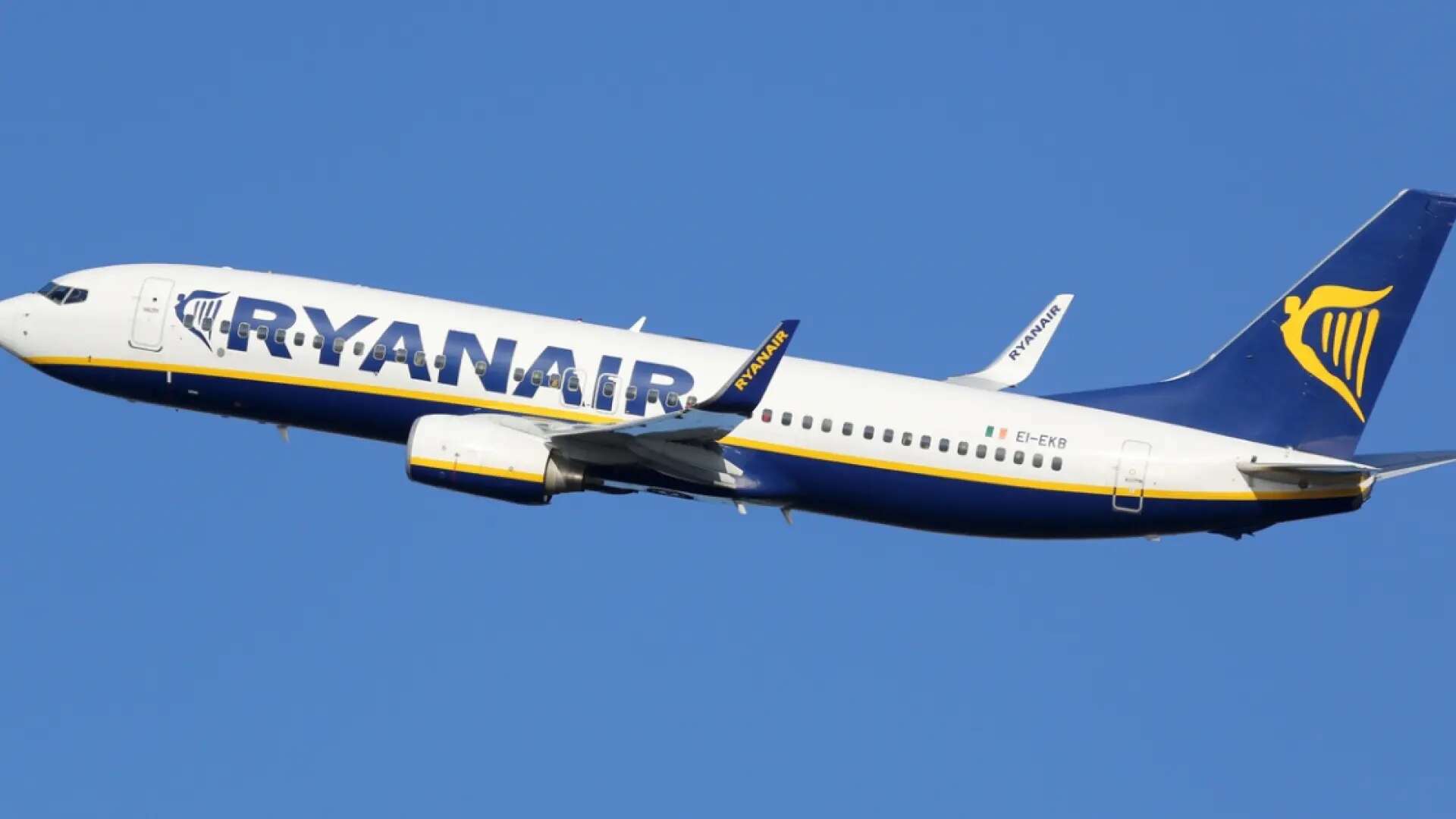 Ryanair dice adiós a las tarjetas de embarque físicas