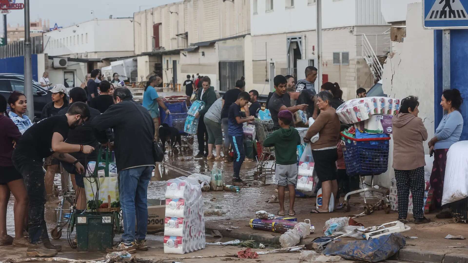 Valencia baraja bajar la presión o cortar el agua de madrugada para abastecer al área metropolitana