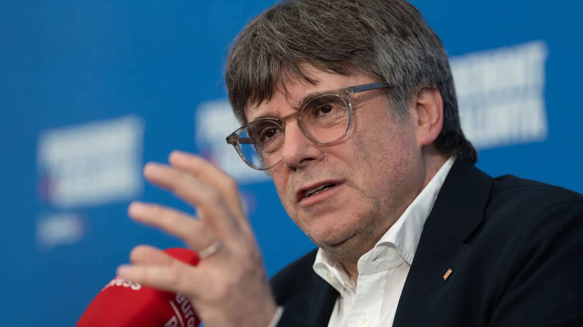 Puigdemont sugiere cambiar a los 