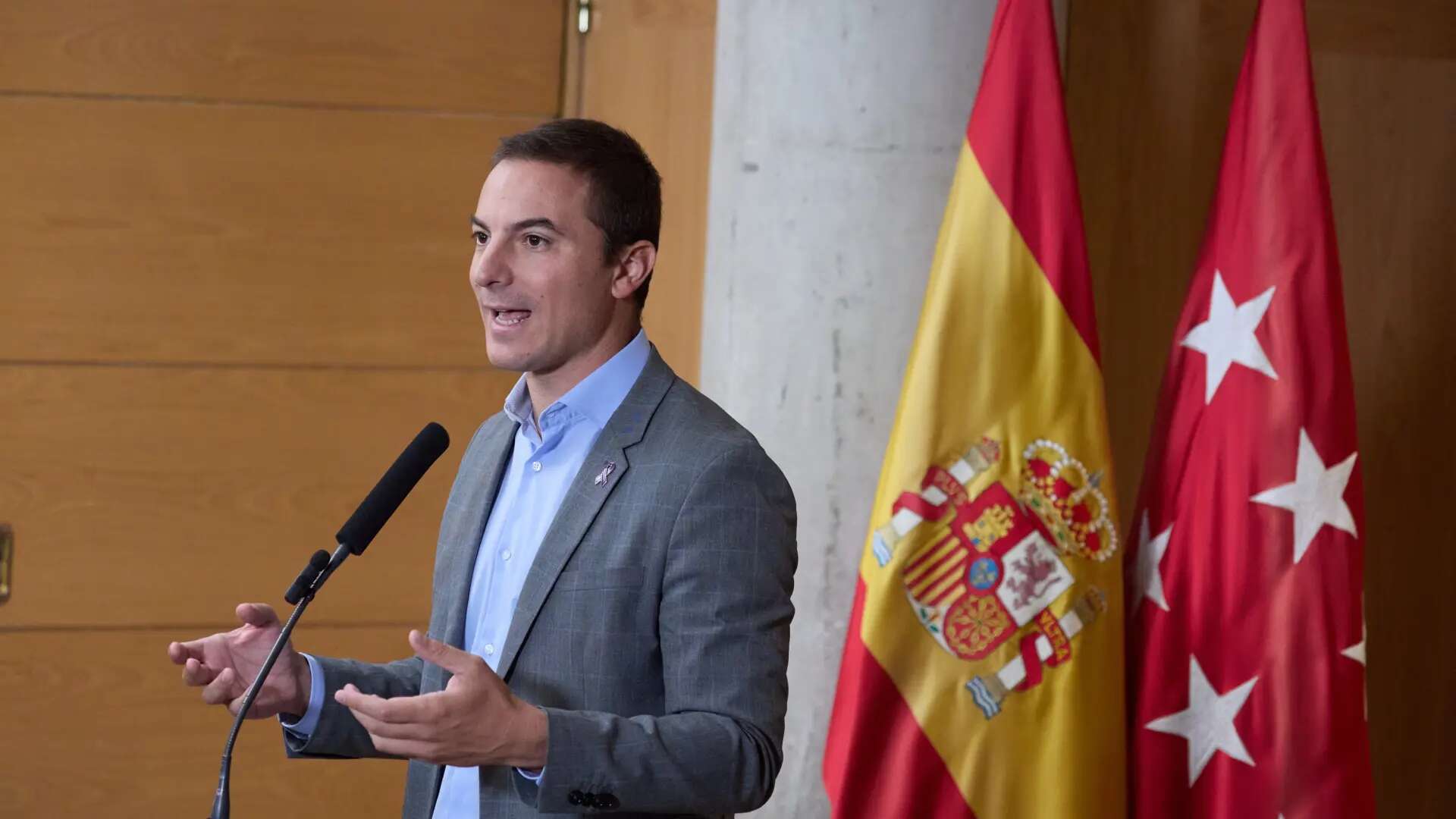 Lobato (PSOE) ve la bajada de impuestos de Ayuso un 