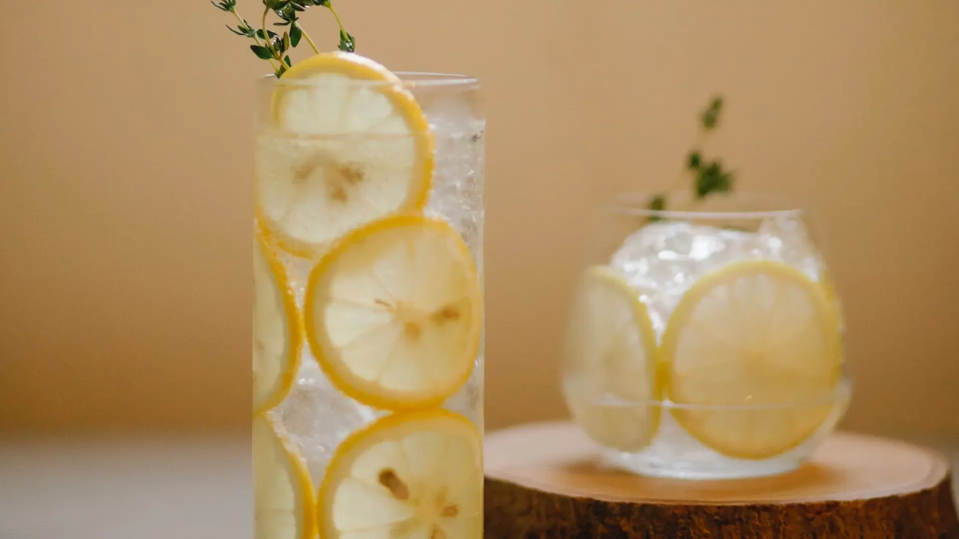 ¿Ayuda a adelgazar el agua con limón en ayunas? Esto es lo que dice la ciencia