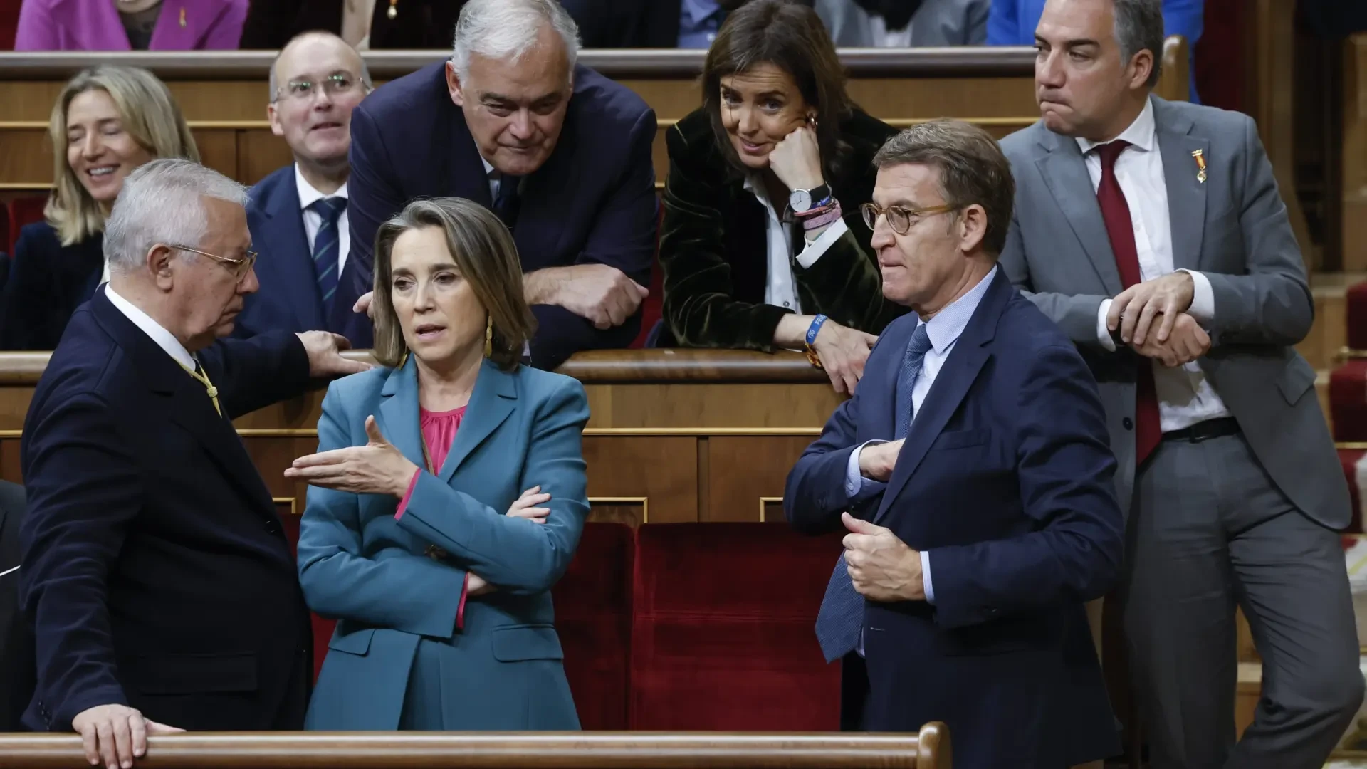 El PP coge fuelle tras la expulsión de Ábalos: 