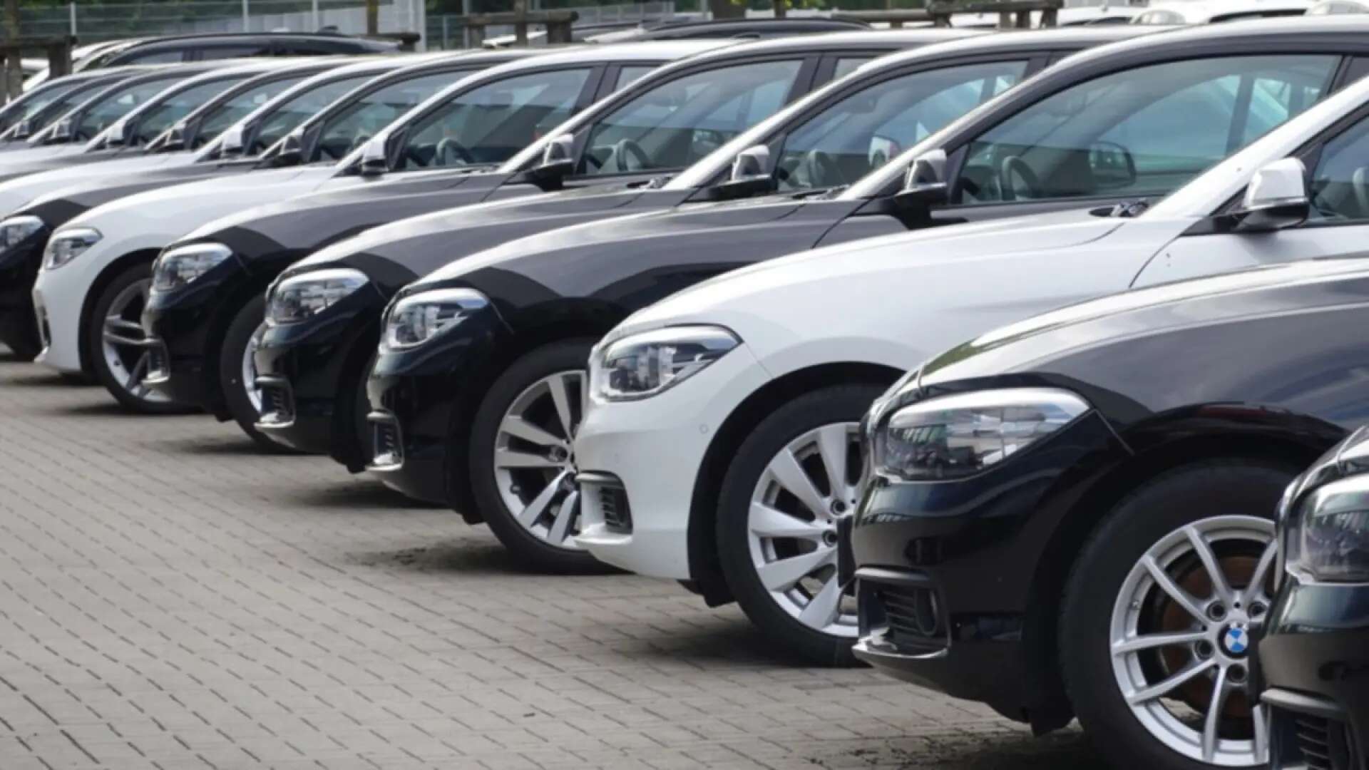 2025 arranca con una subida del 5,3% en la venta de coches, aunque sin el Moves III se espera una caída en los electrificados