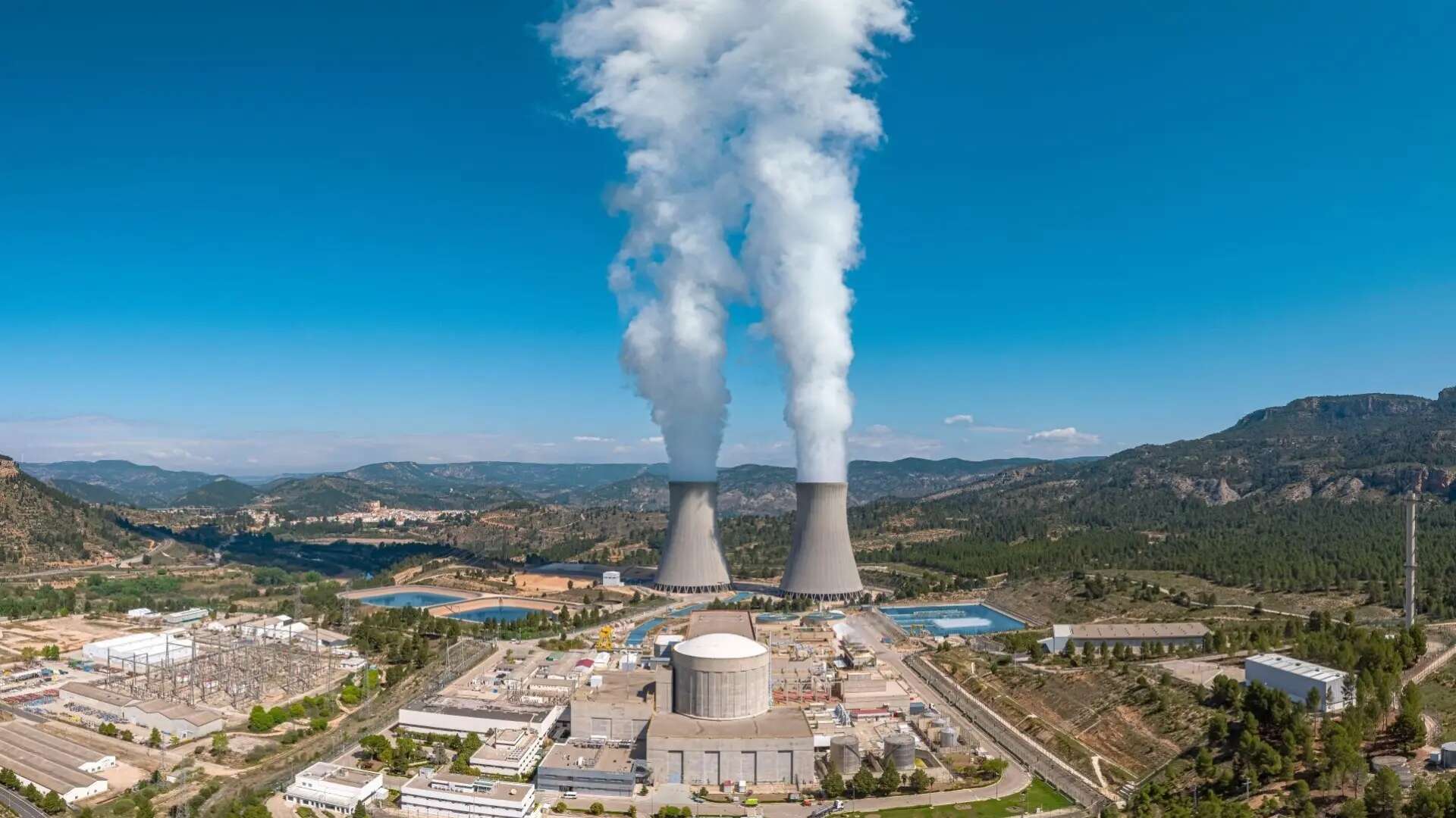 La nuclear fue segunda fuente de electricidad en 2024 pero se ve abocada al cierre por el rechazo de Aagesen y no ver garantías del PP