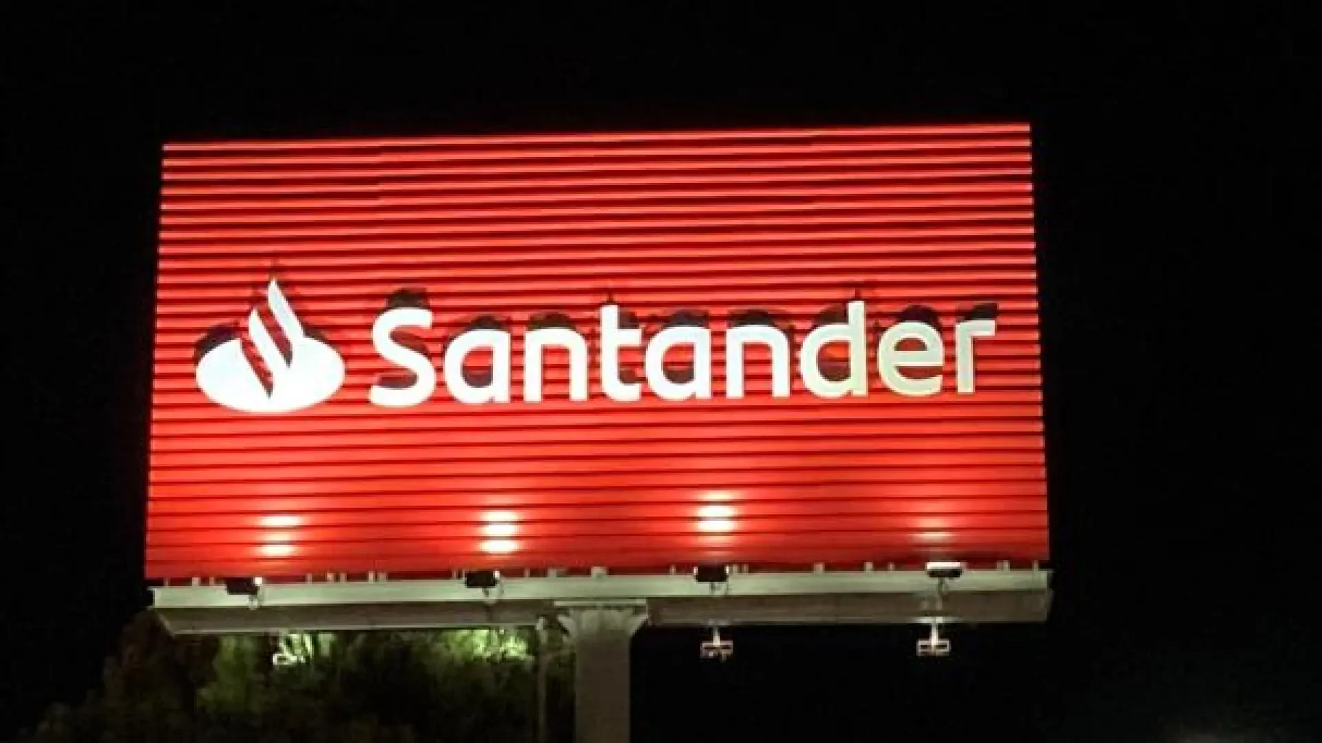 El Santander lanza una campaña de préstamos al consumo para clientes